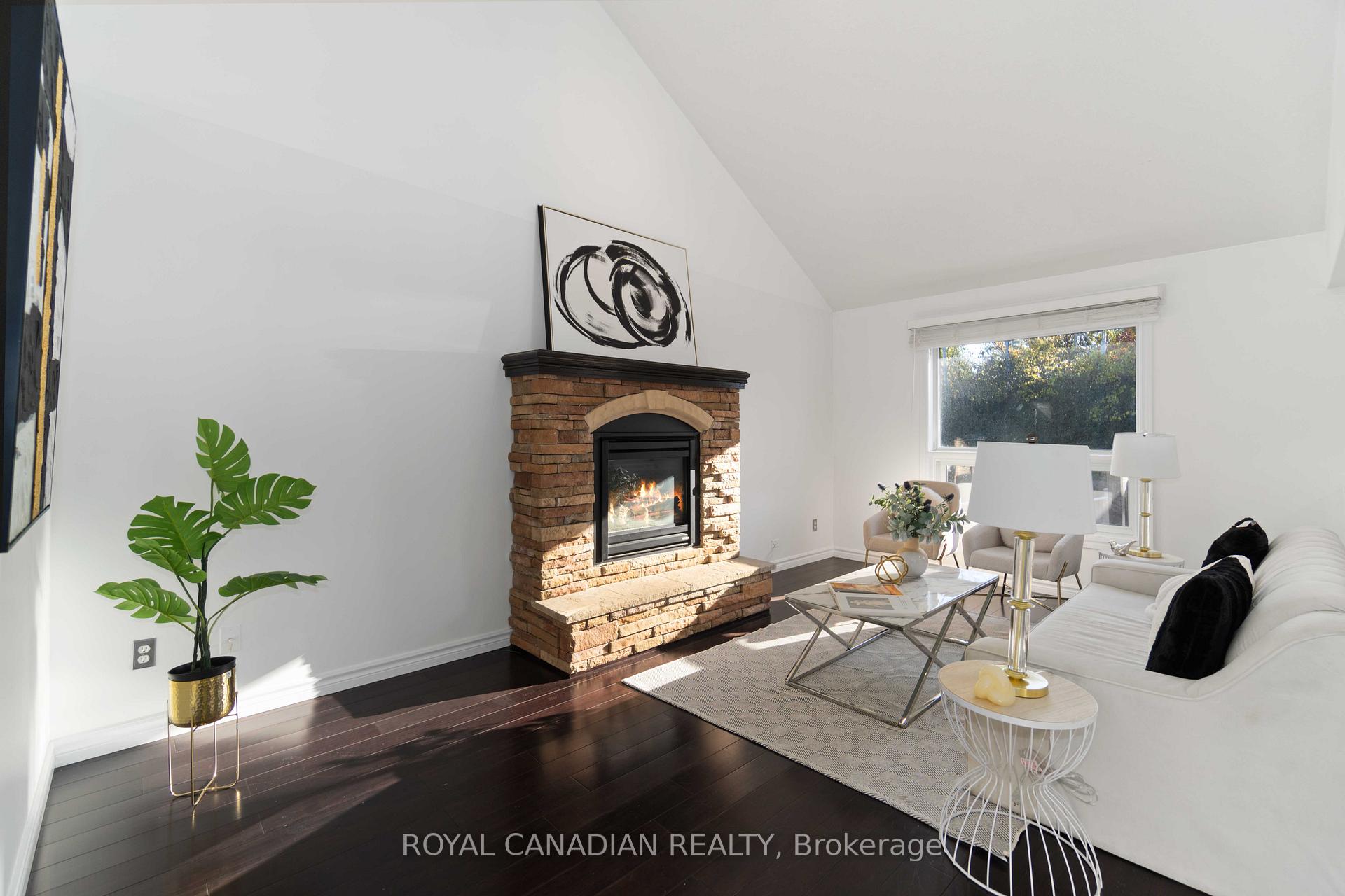 Photo 15 of 444 Doon South Drive, Kitchener, Doon South — HOMEH