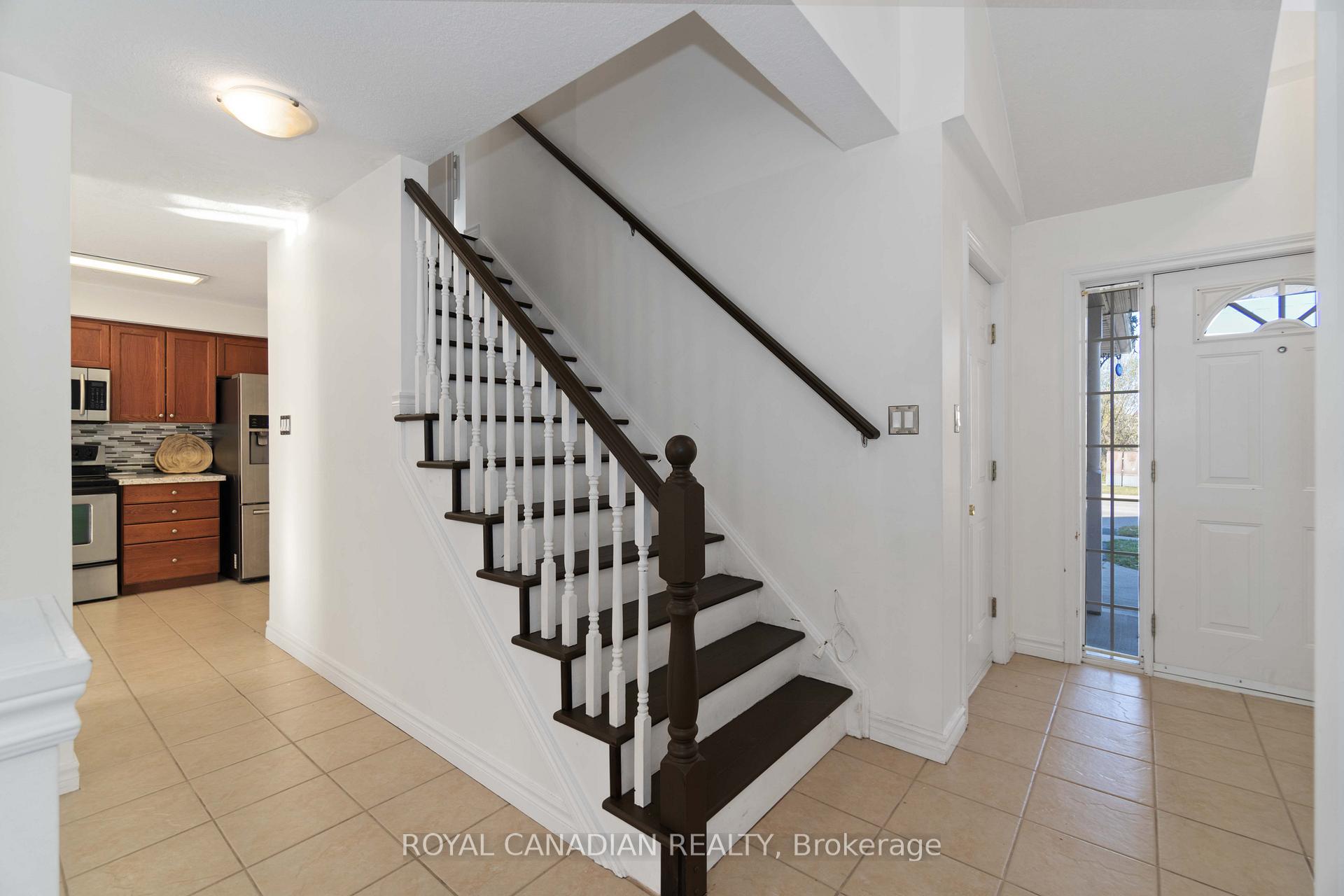 Photo 18 of 444 Doon South Drive, Kitchener, Doon South — HOMEH