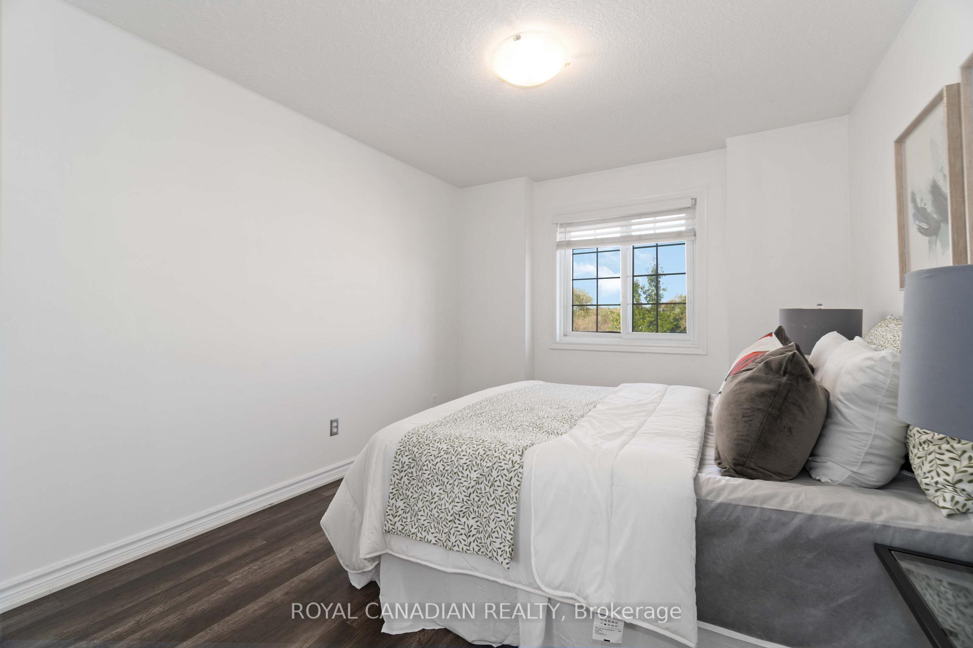 Photo 21 of 444 Doon South Drive, Kitchener, Doon South — HOMEH