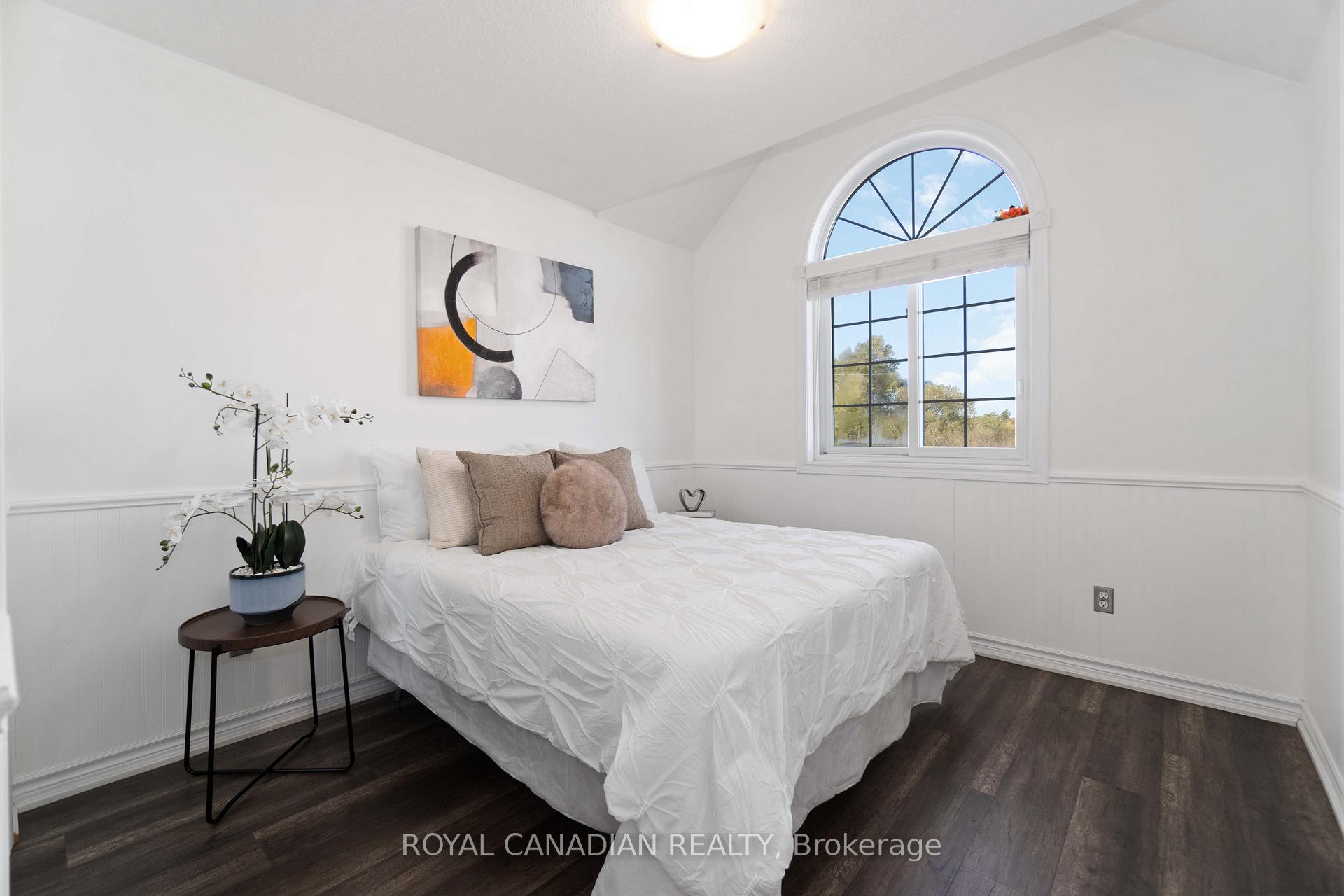 Photo 27 of 444 Doon South Drive, Kitchener, Doon South — HOMEH
