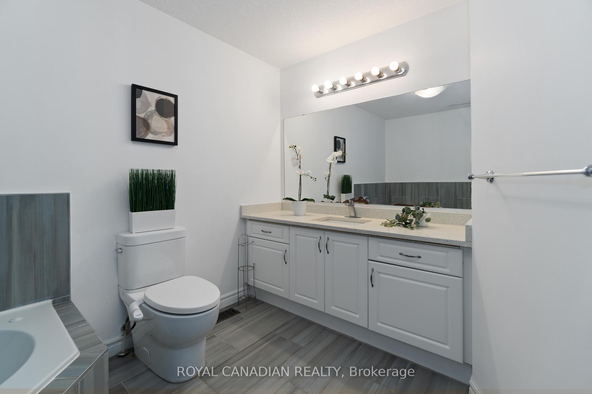 Photo 30 of 444 Doon South Drive, Kitchener, Doon South — HOMEH