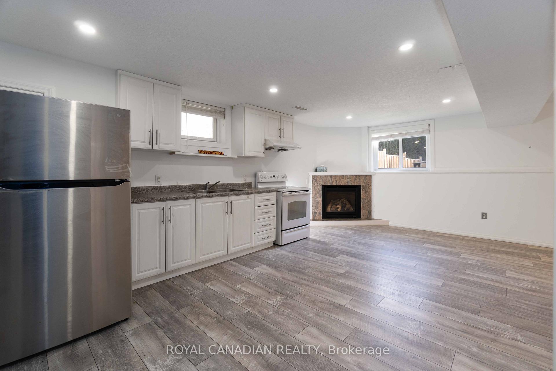 Photo 34 of 444 Doon South Drive, Kitchener, Doon South — HOMEH