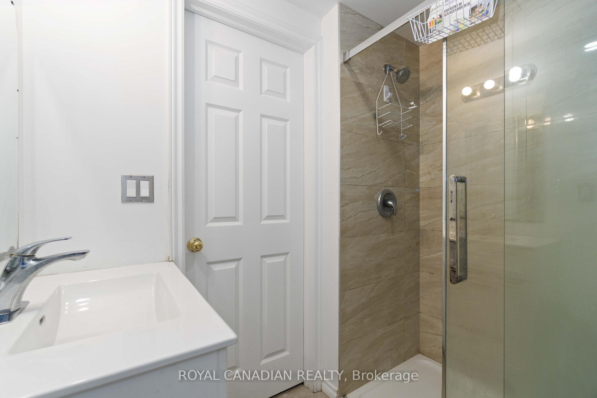 Photo 32 of 444 Doon South Drive, Kitchener, Doon South — HOMEH