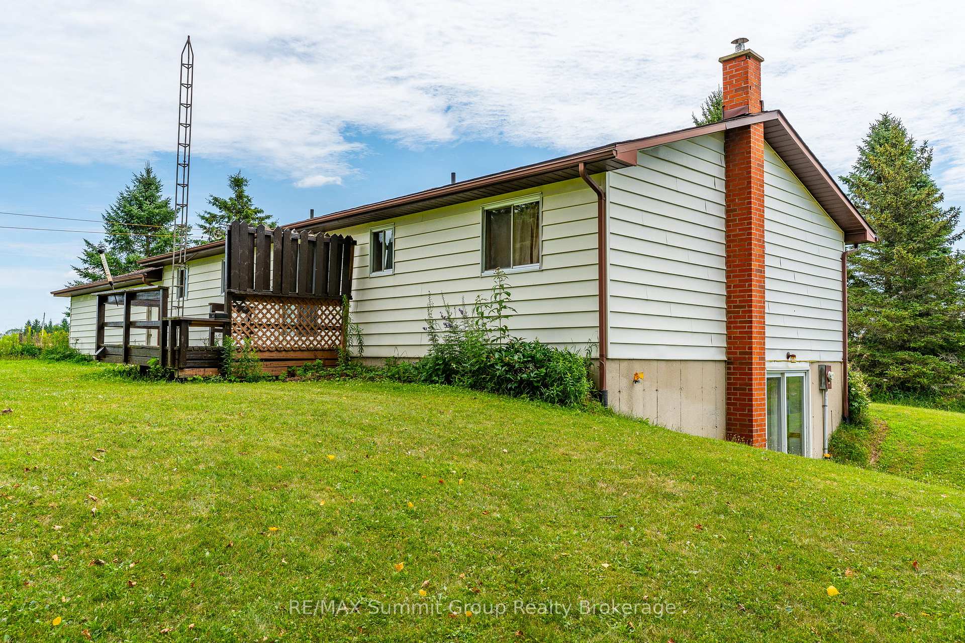 Photo 2 of 225187 Southgate Road 22, Southgate — HOMEH