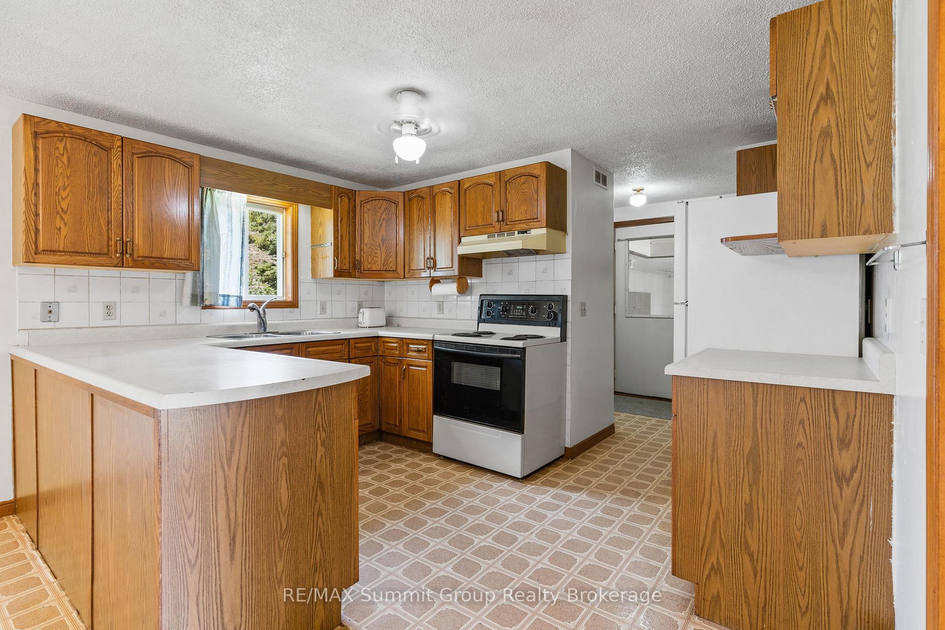 Photo 13 of 225187 Southgate Road 22, Southgate — HOMEH