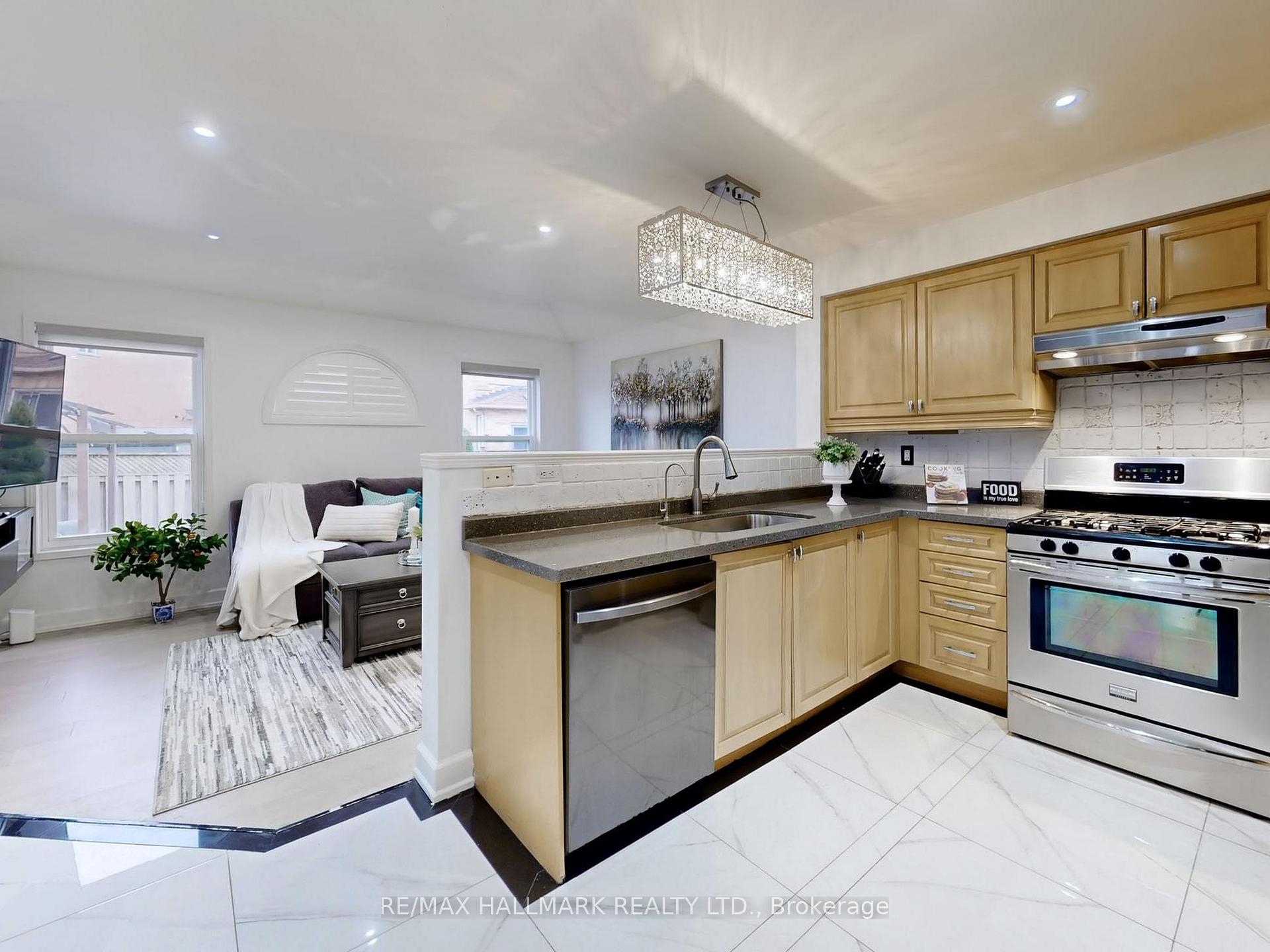 Photo 7 of 338 Hawkview Boulevard, Vaughan, Vellore Village — HOMEH