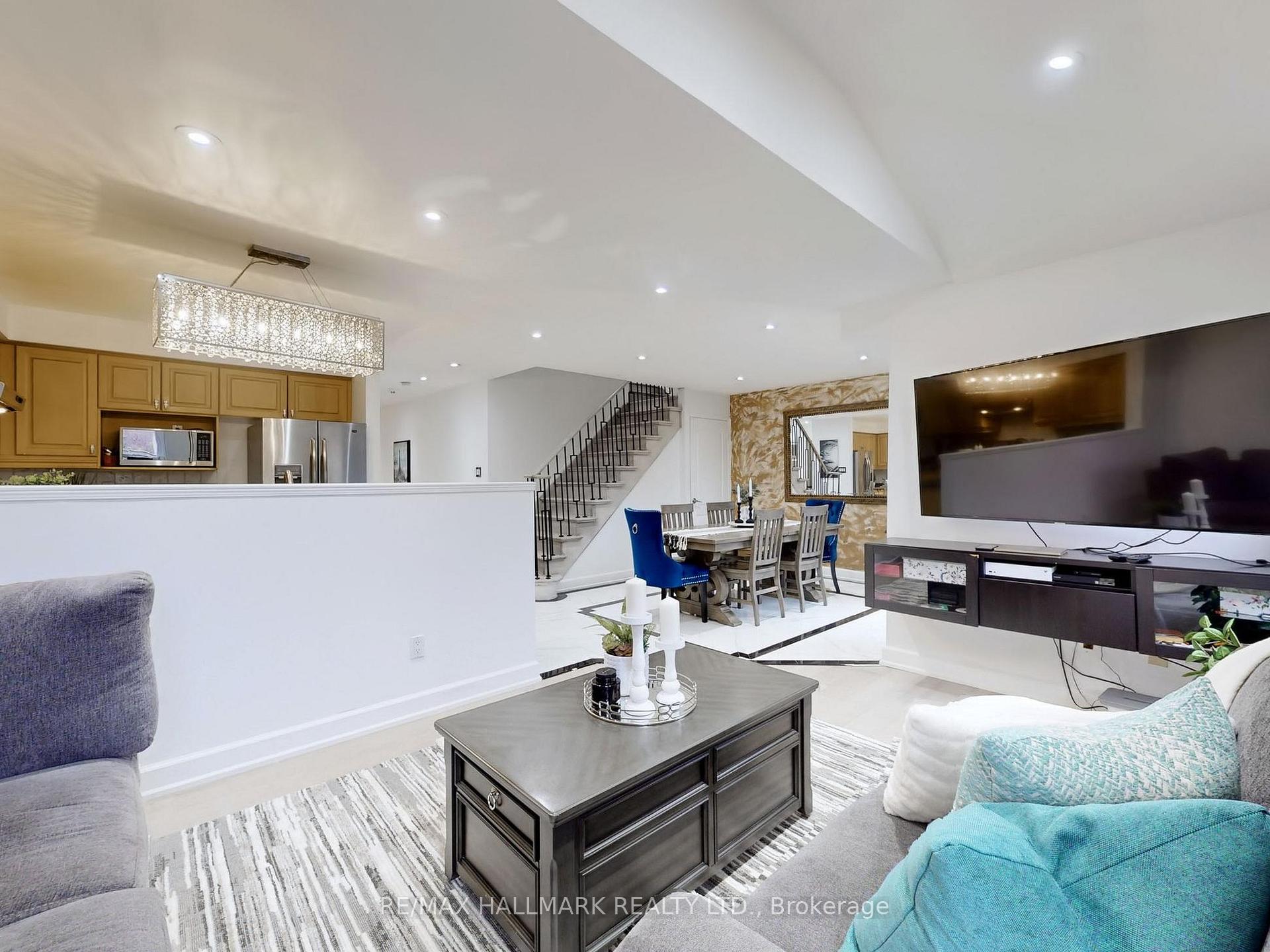 Photo 20 of 338 Hawkview Boulevard, Vaughan, Vellore Village — HOMEH