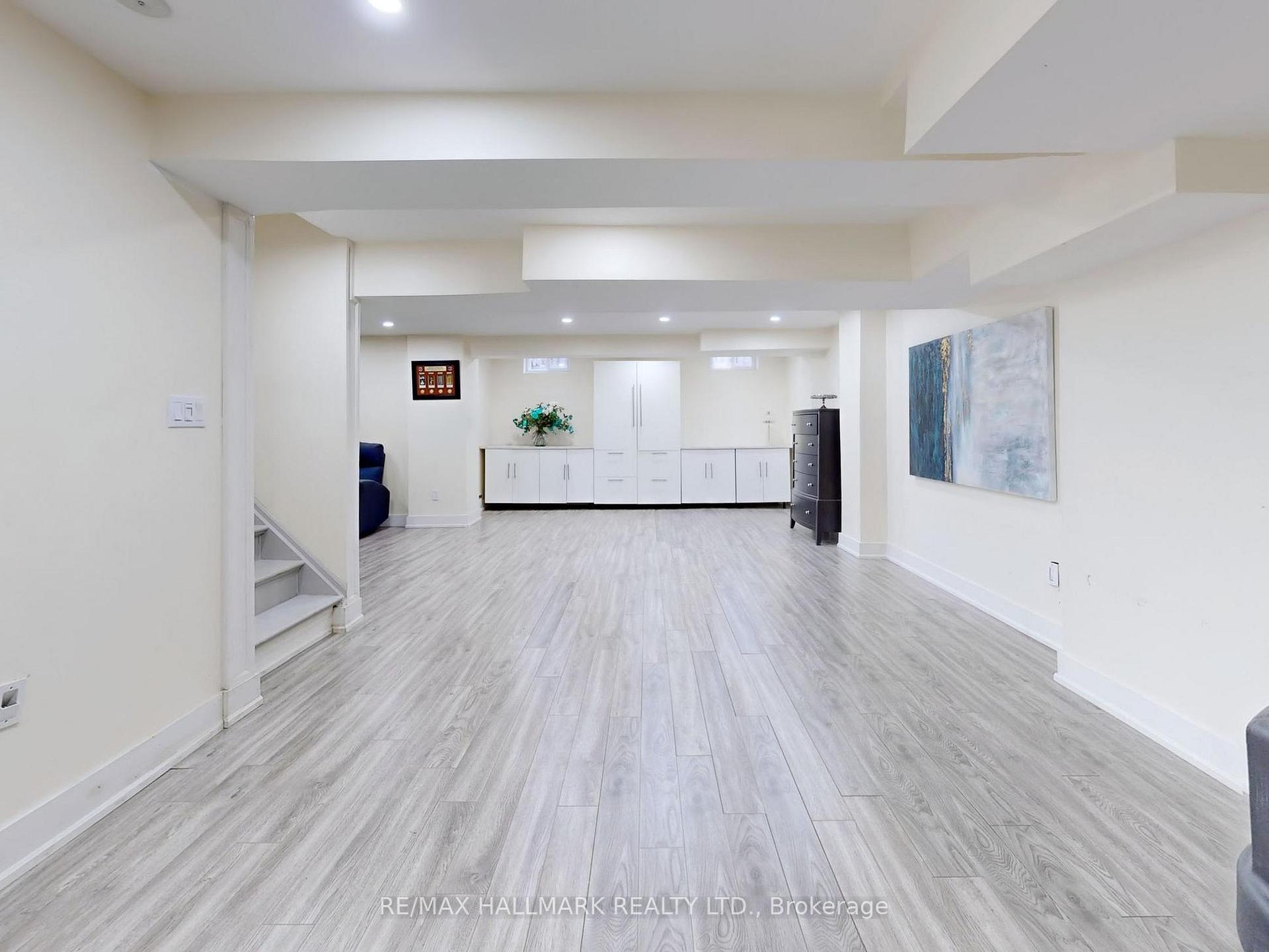Photo 13 of 338 Hawkview Boulevard, Vaughan, Vellore Village — HOMEH