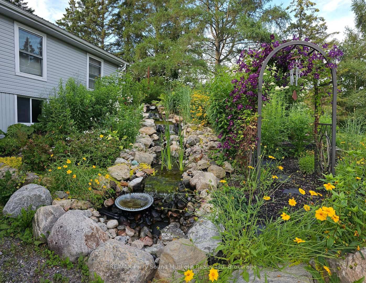 Photo 10 of 28 Lakeside Drive, McKellar — HOMEH