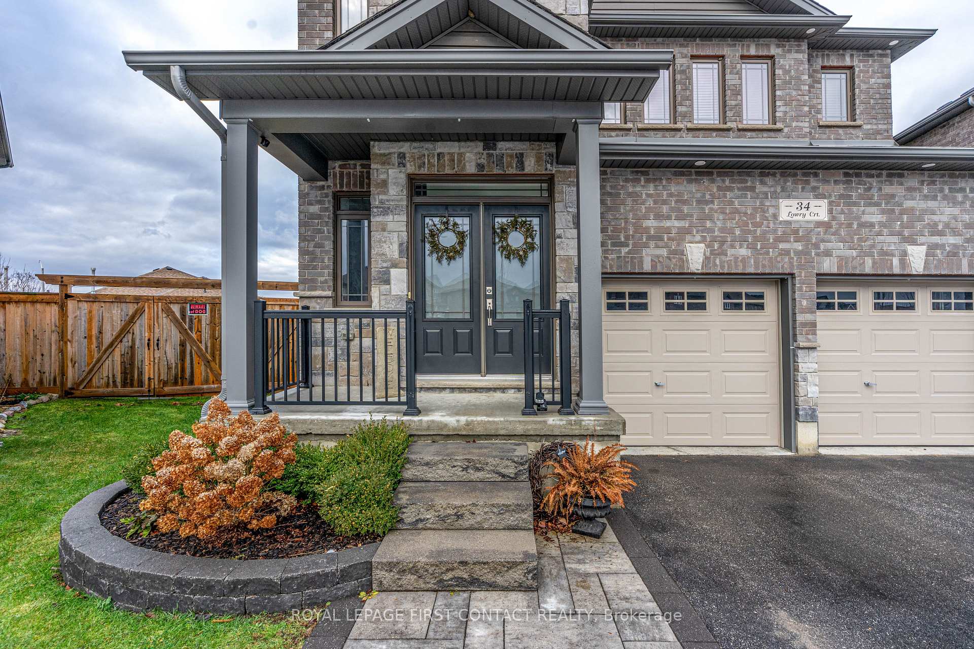 Photo 2 of 34 Lowry Court, Barrie, Edgehill Drive — HOMEH