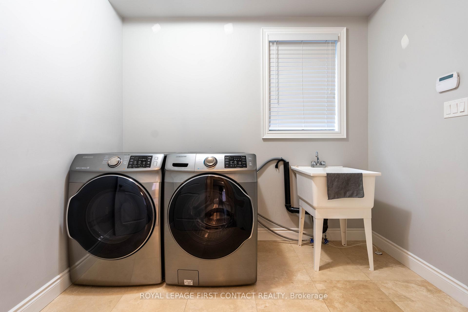 Photo 10 of 34 Lowry Court, Barrie, Edgehill Drive — HOMEH