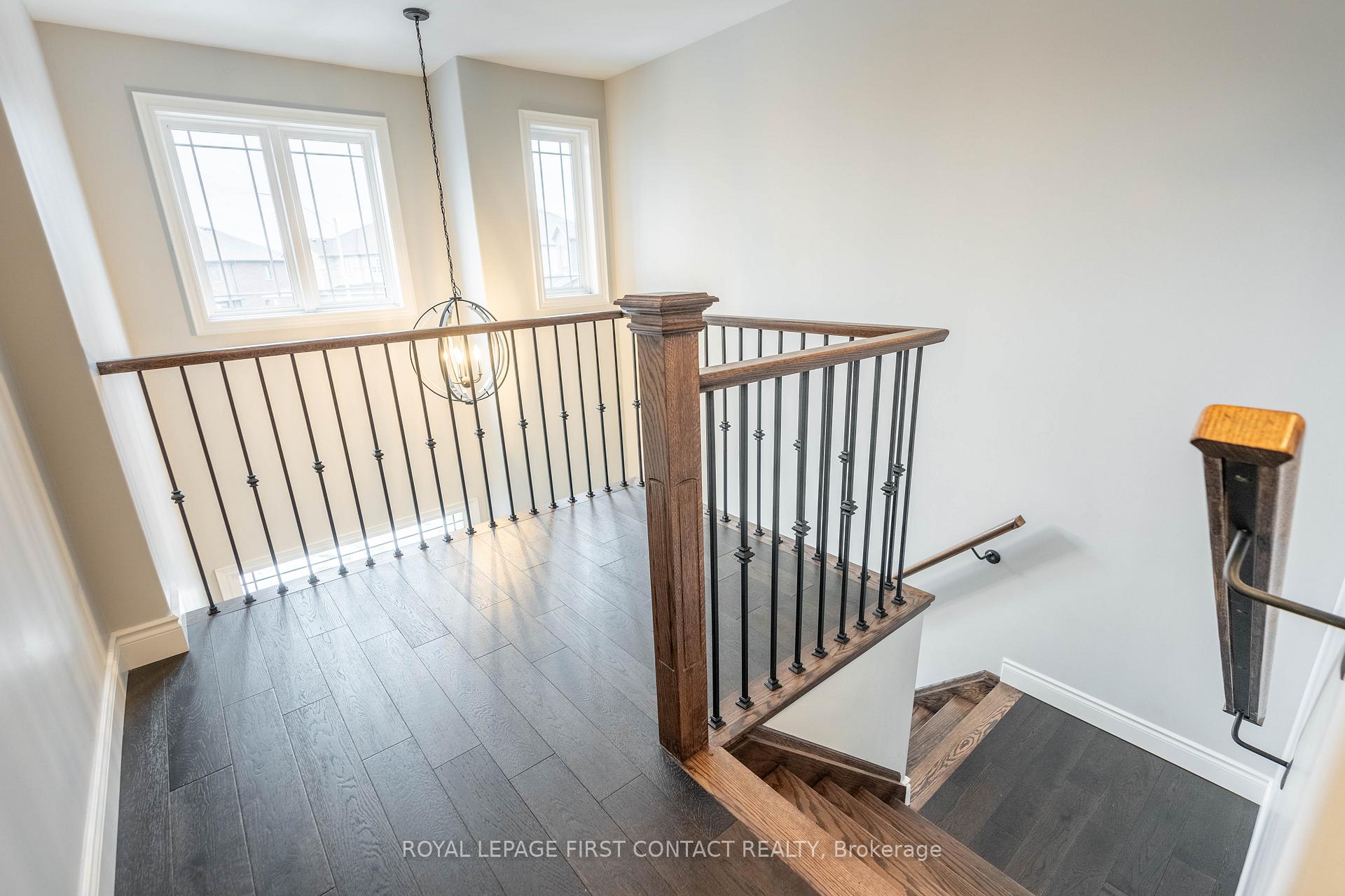 Photo 12 of 34 Lowry Court, Barrie, Edgehill Drive — HOMEH