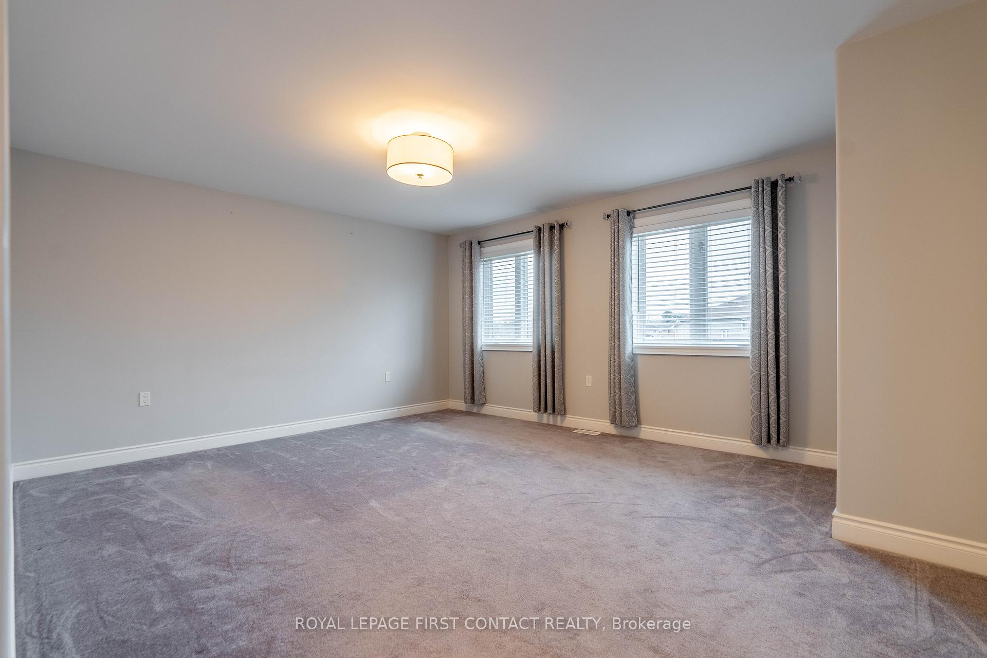 Photo 13 of 34 Lowry Court, Barrie, Edgehill Drive — HOMEH