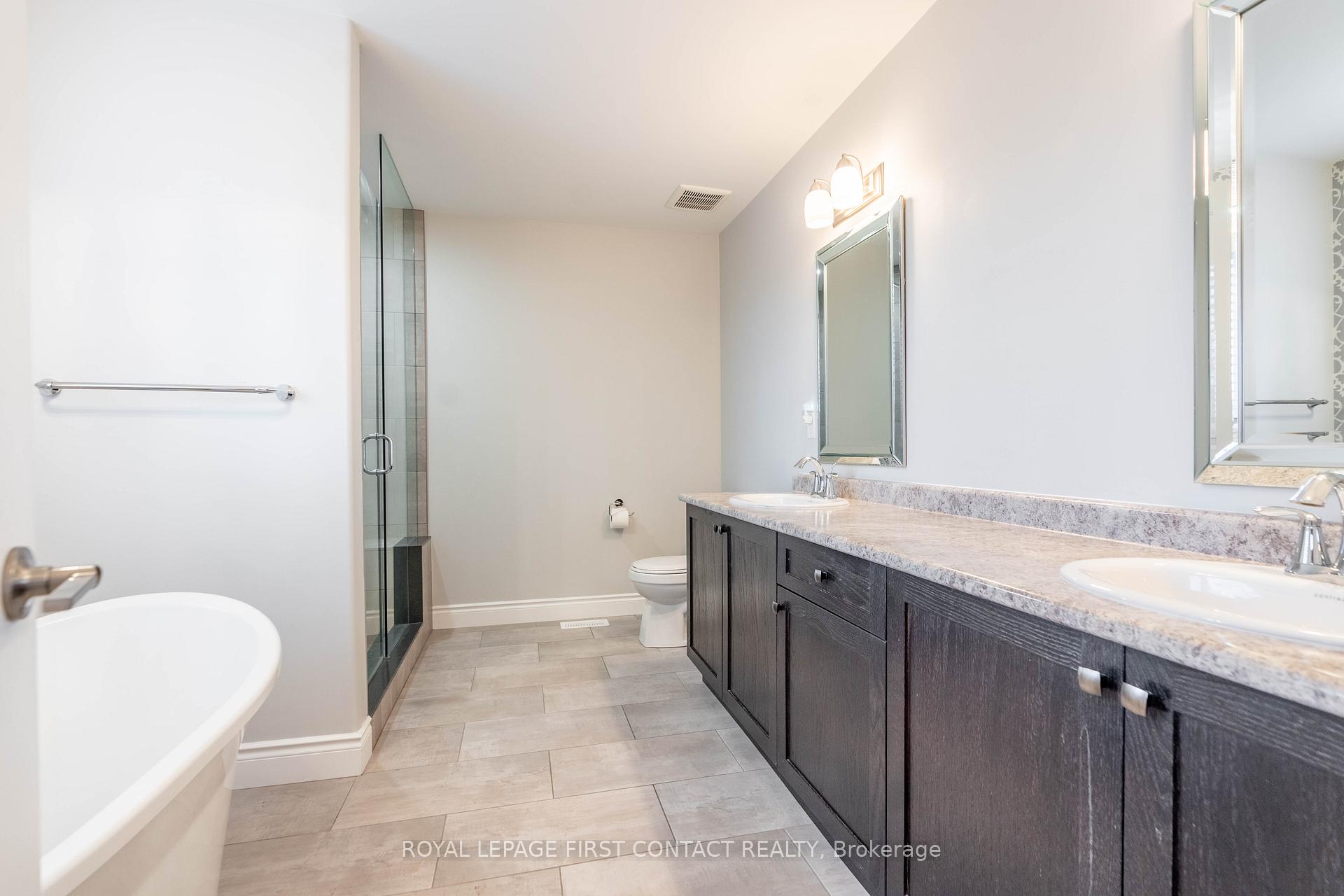 Photo 15 of 34 Lowry Court, Barrie, Edgehill Drive — HOMEH