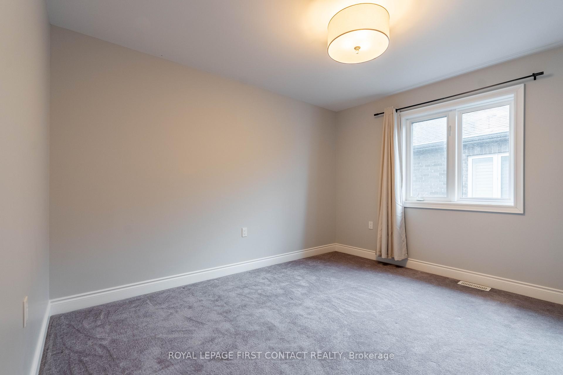 Photo 18 of 34 Lowry Court, Barrie, Edgehill Drive — HOMEH