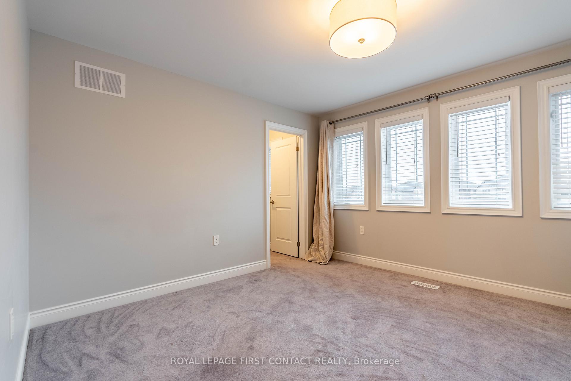 Photo 20 of 34 Lowry Court, Barrie, Edgehill Drive — HOMEH