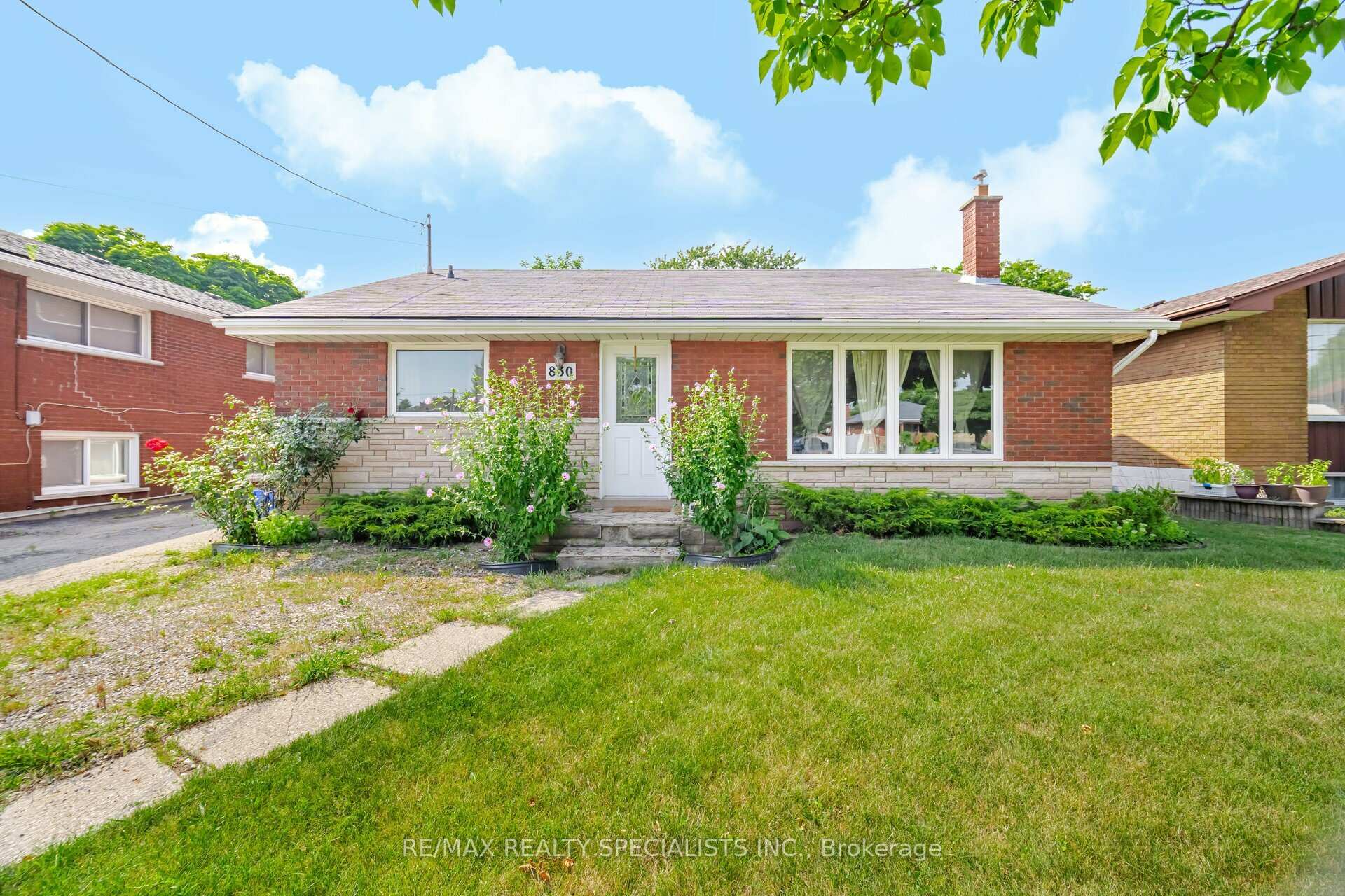Photo 1 of 830 Upper Wellington Street, Hamilton, Centremount — HOMEH