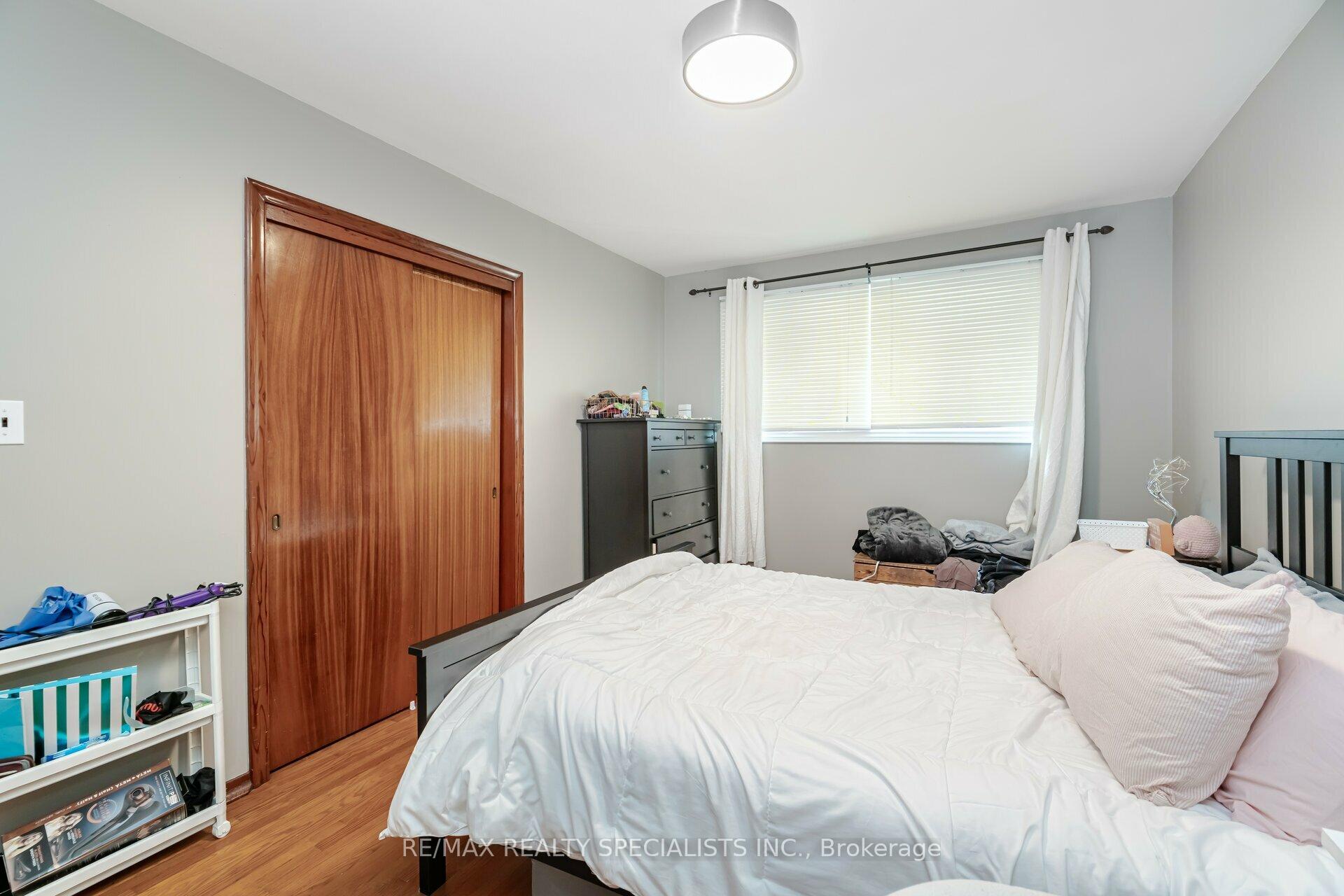 Photo 10 of 830 Upper Wellington Street, Hamilton, Centremount — HOMEH