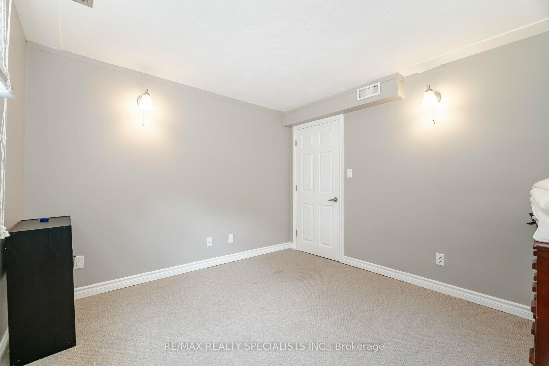 Photo 14 of 830 Upper Wellington Street, Hamilton, Centremount — HOMEH