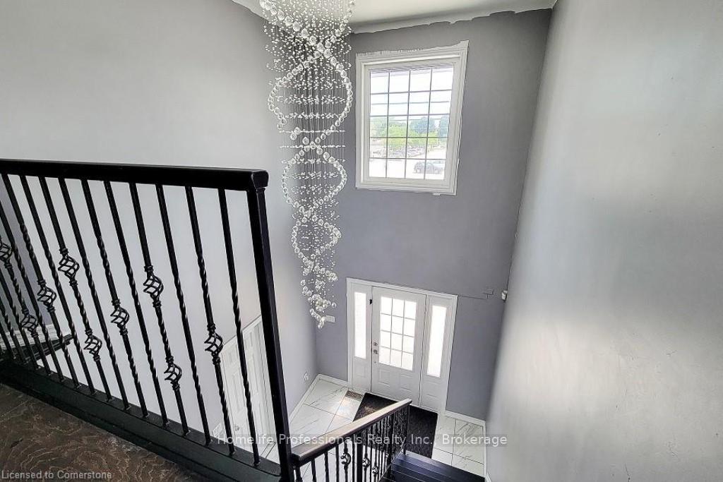 Photo 4 of 313 Fennell Avenue E, Hamilton, Inch Park — HOMEH