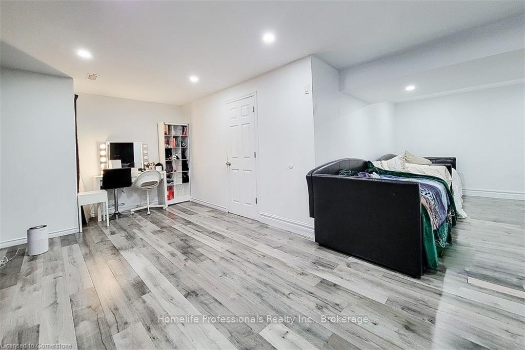 Photo 23 of 313 Fennell Avenue E, Hamilton, Inch Park — HOMEH