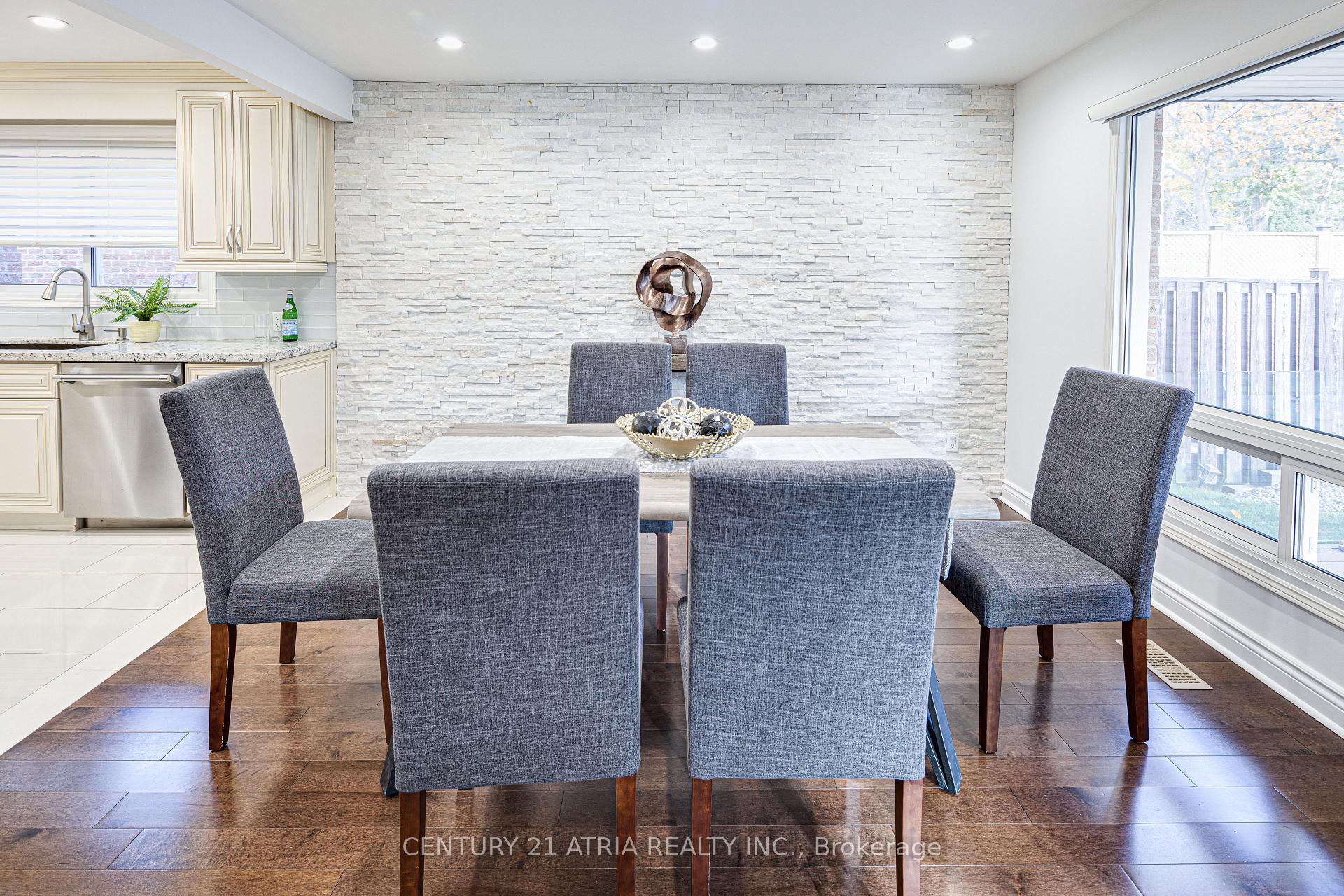 Photo 6 of 15 Dewitt Court, Markham, Sherwood-Amberglen — HOMEH