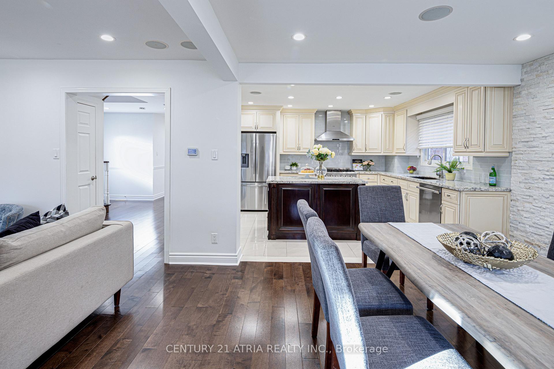 Photo 12 of 15 Dewitt Court, Markham, Sherwood-Amberglen — HOMEH
