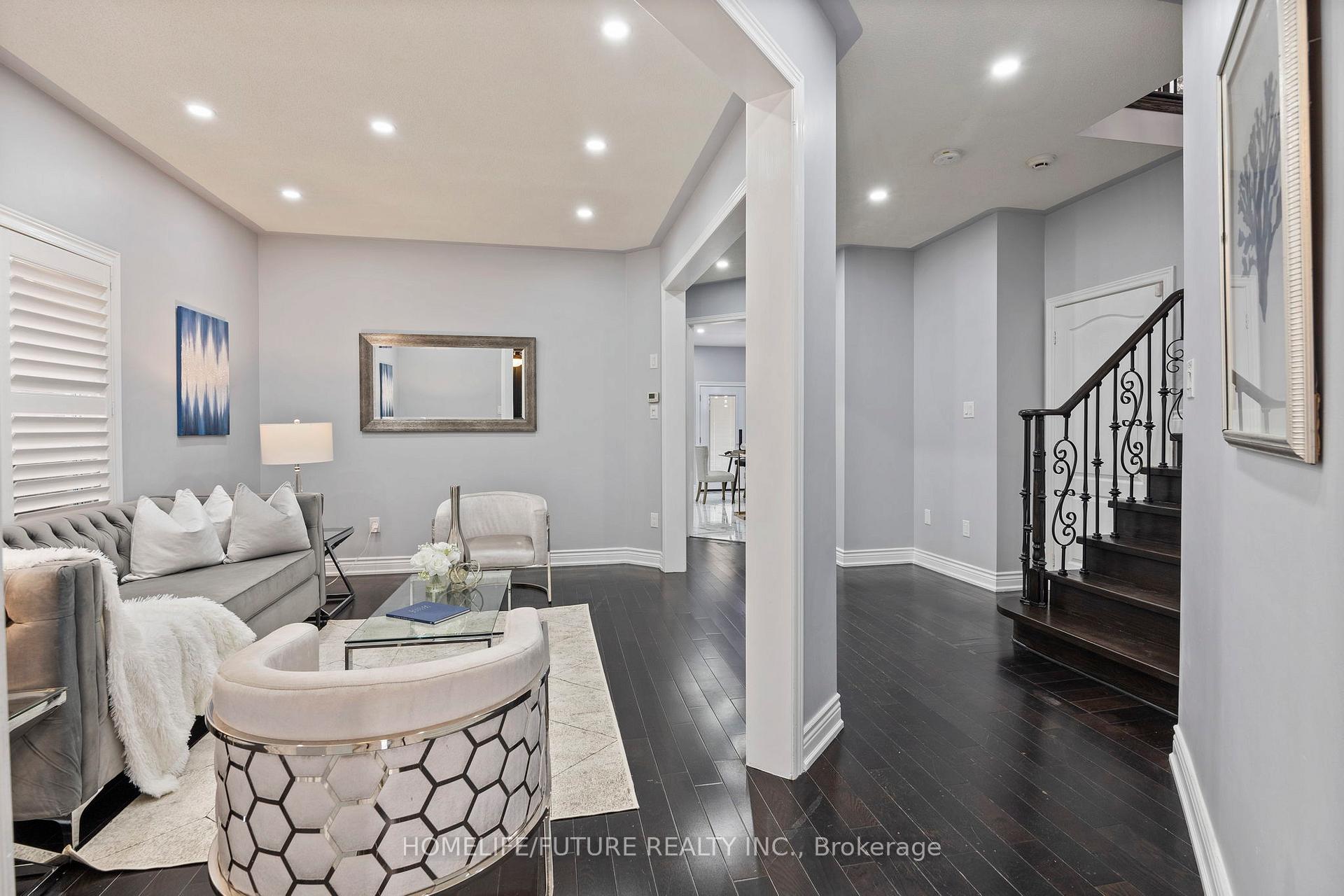 Photo 2 of 7 Vanwood Crescent, Brampton, Vales of Castlemore — HOMEH