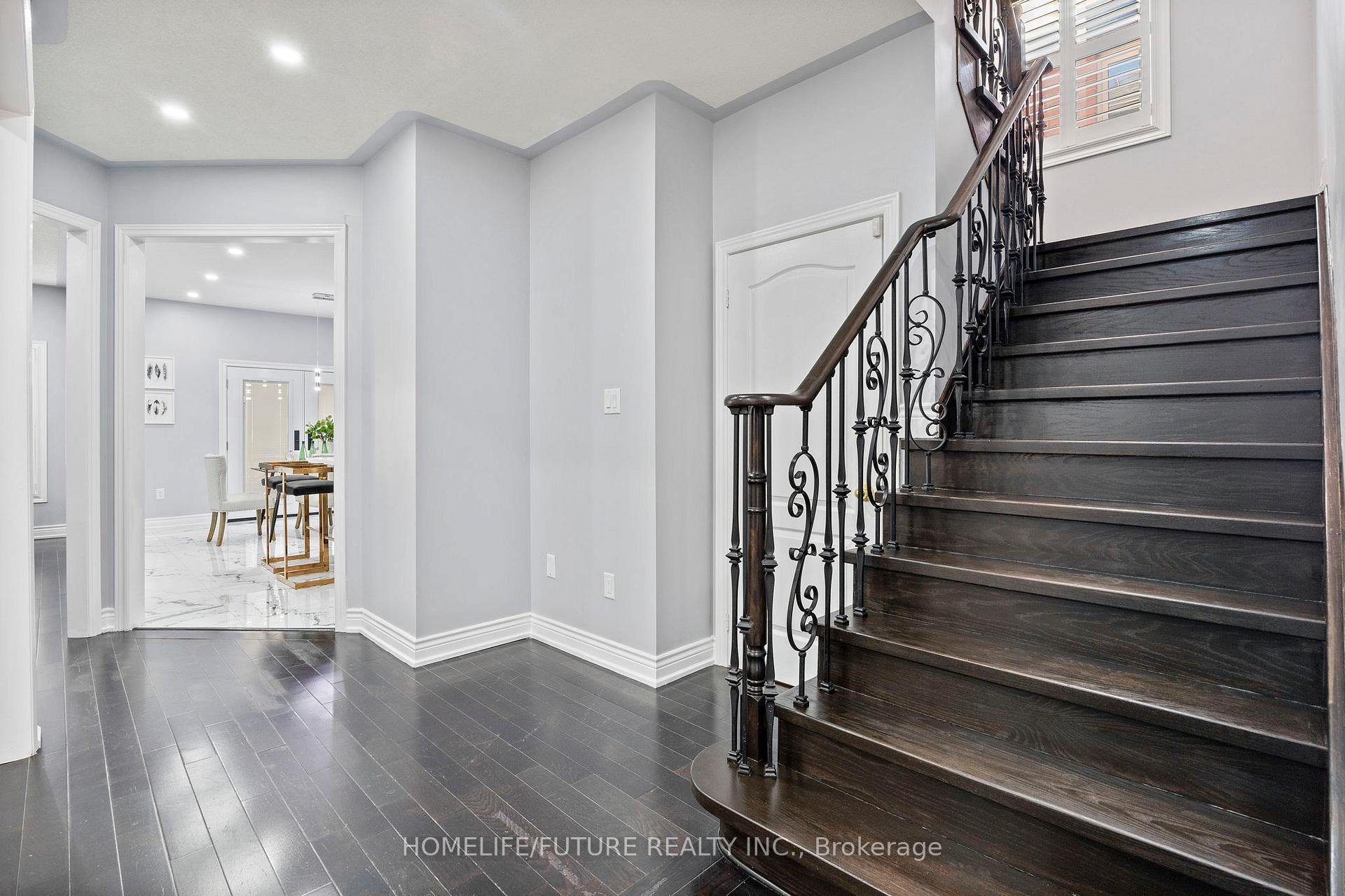 Photo 14 of 7 Vanwood Crescent, Brampton, Vales of Castlemore — HOMEH