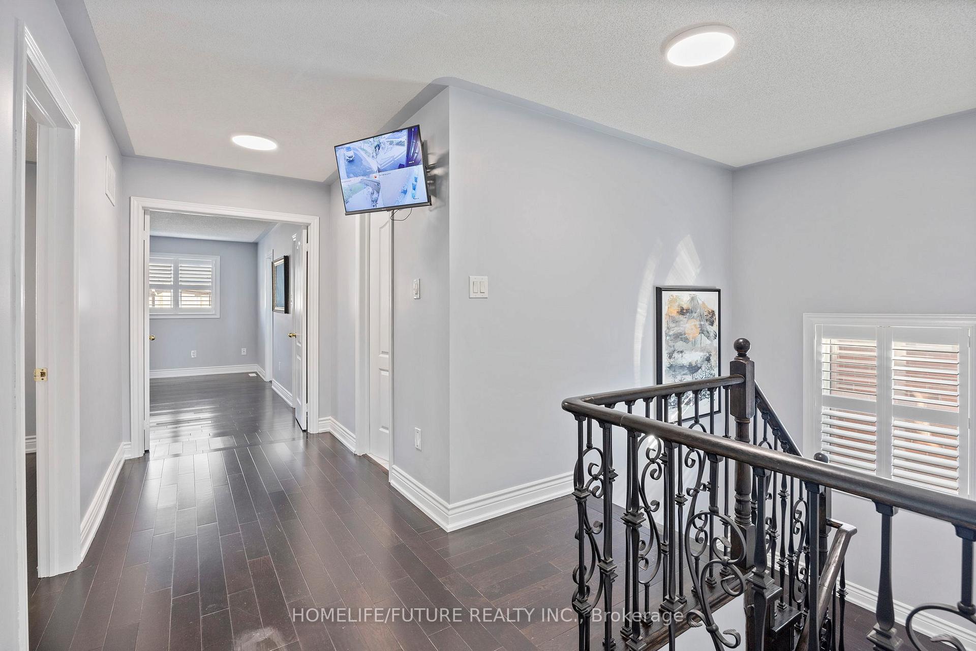 Photo 13 of 7 Vanwood Crescent, Brampton, Vales of Castlemore — HOMEH
