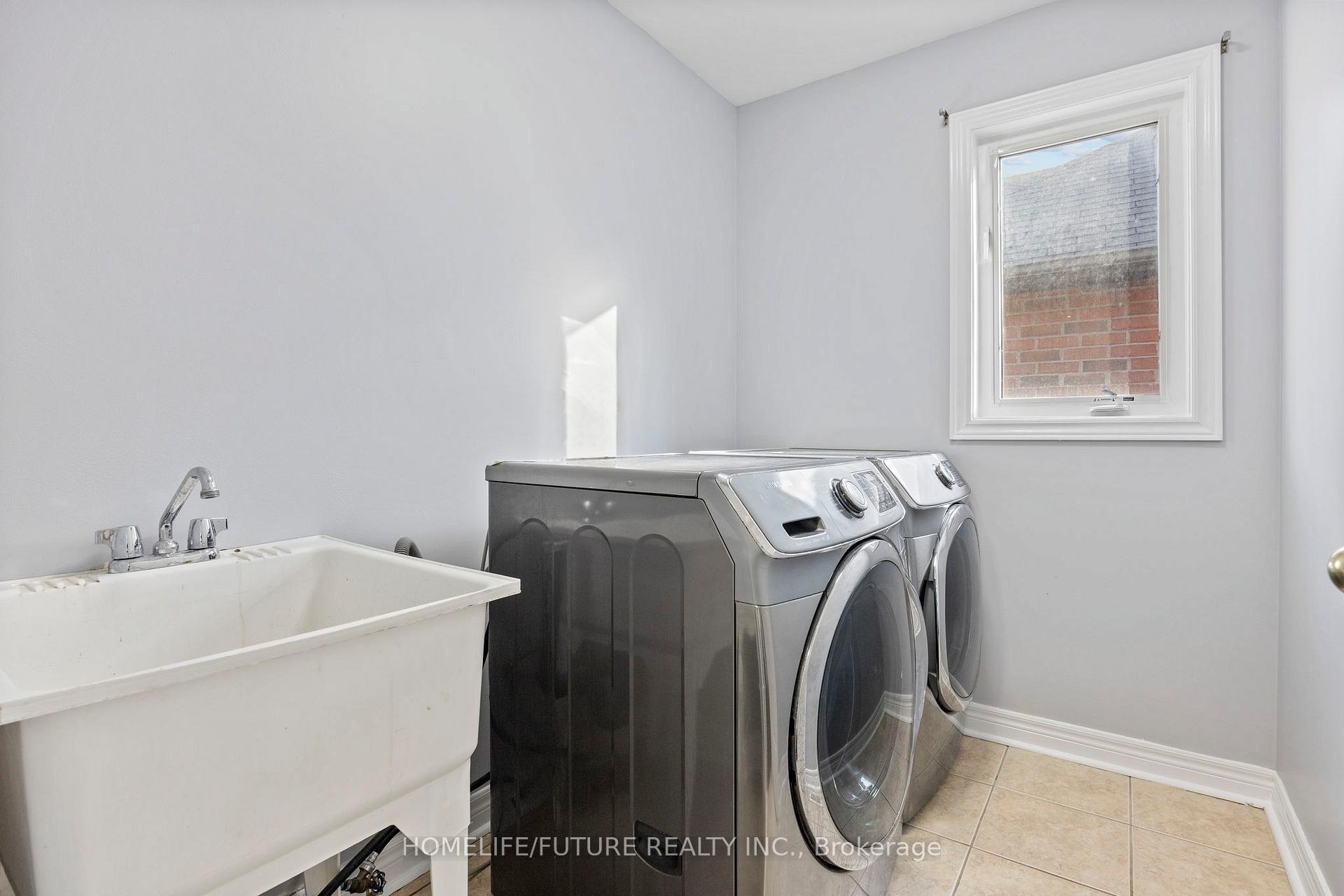 Photo 20 of 7 Vanwood Crescent, Brampton, Vales of Castlemore — HOMEH