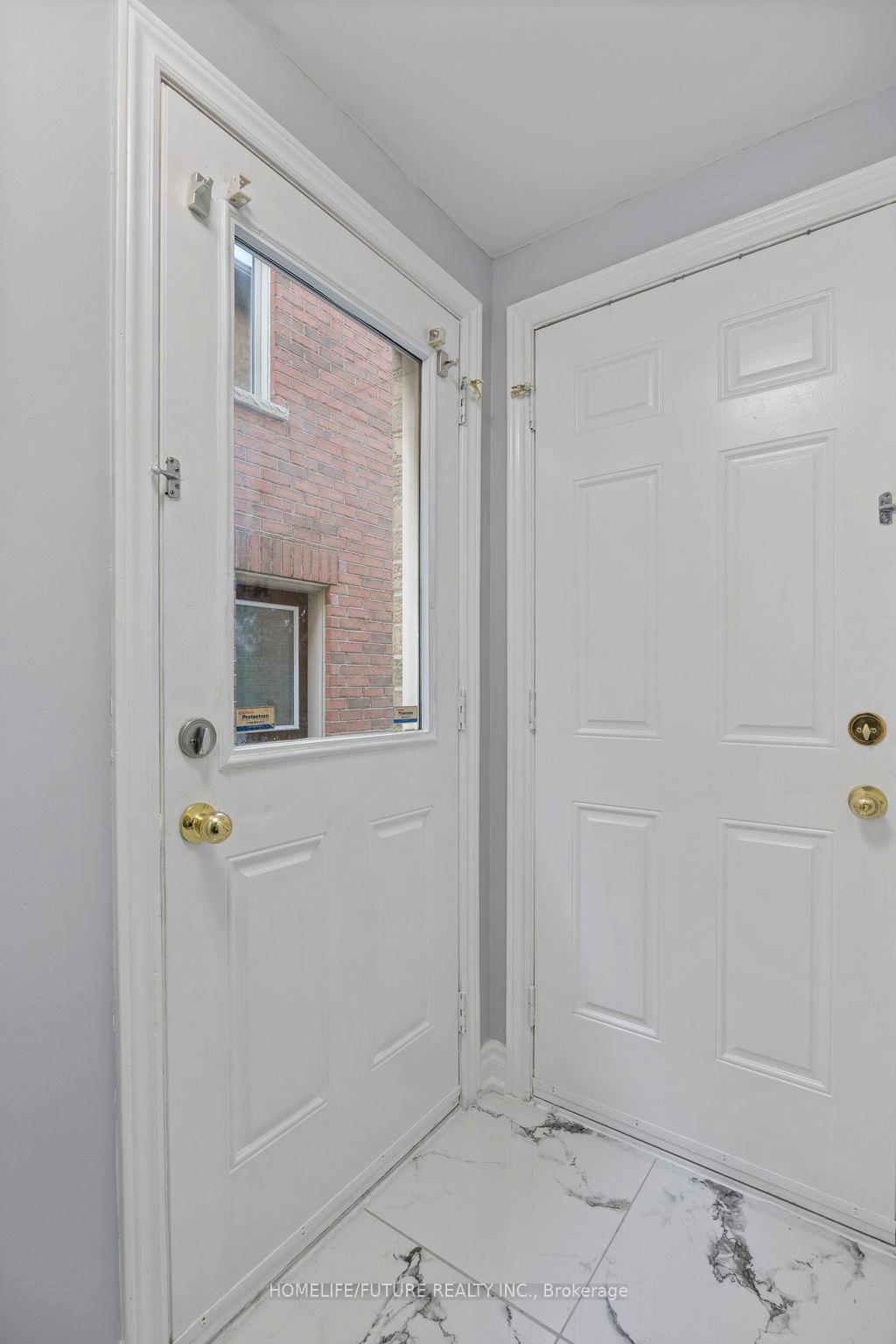Photo 11 of 7 Vanwood Crescent, Brampton, Vales of Castlemore — HOMEH