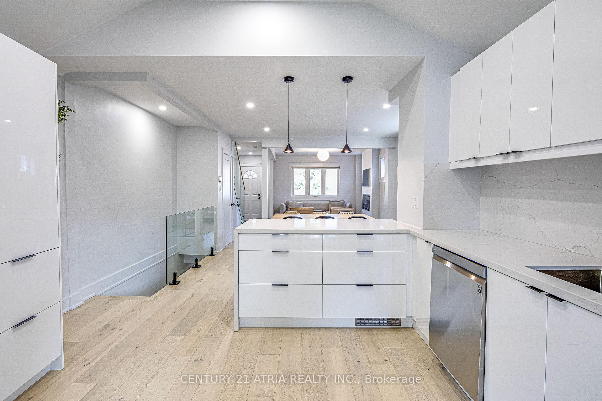 Photo 13 of 458 Donlands Avenue, Toronto, East York — HOMEH