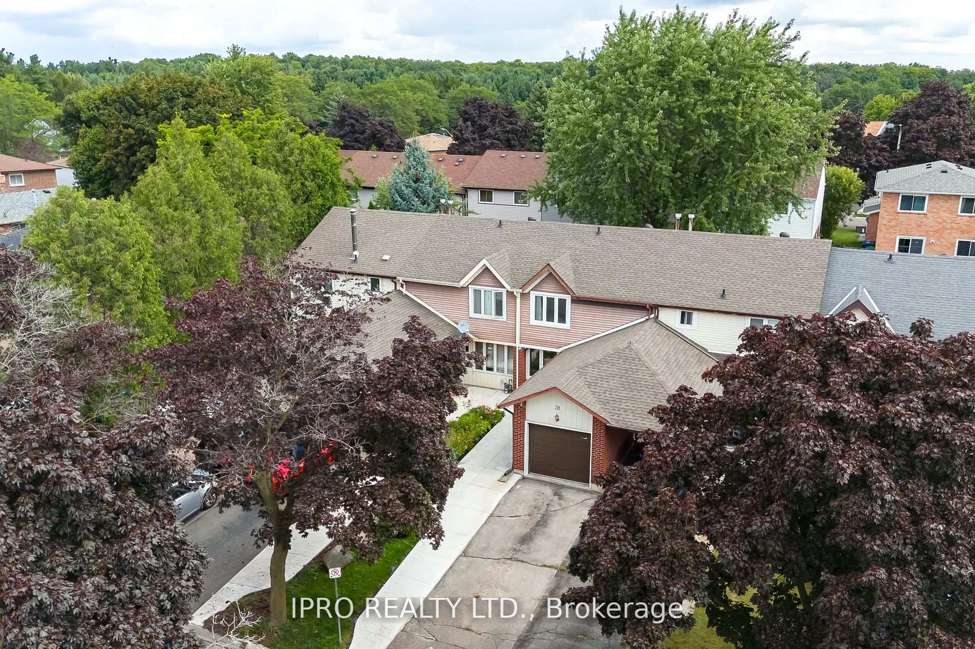 Photo 4 of 31 Barrington Crescent, Brampton, Heart Lake East — HOMEH