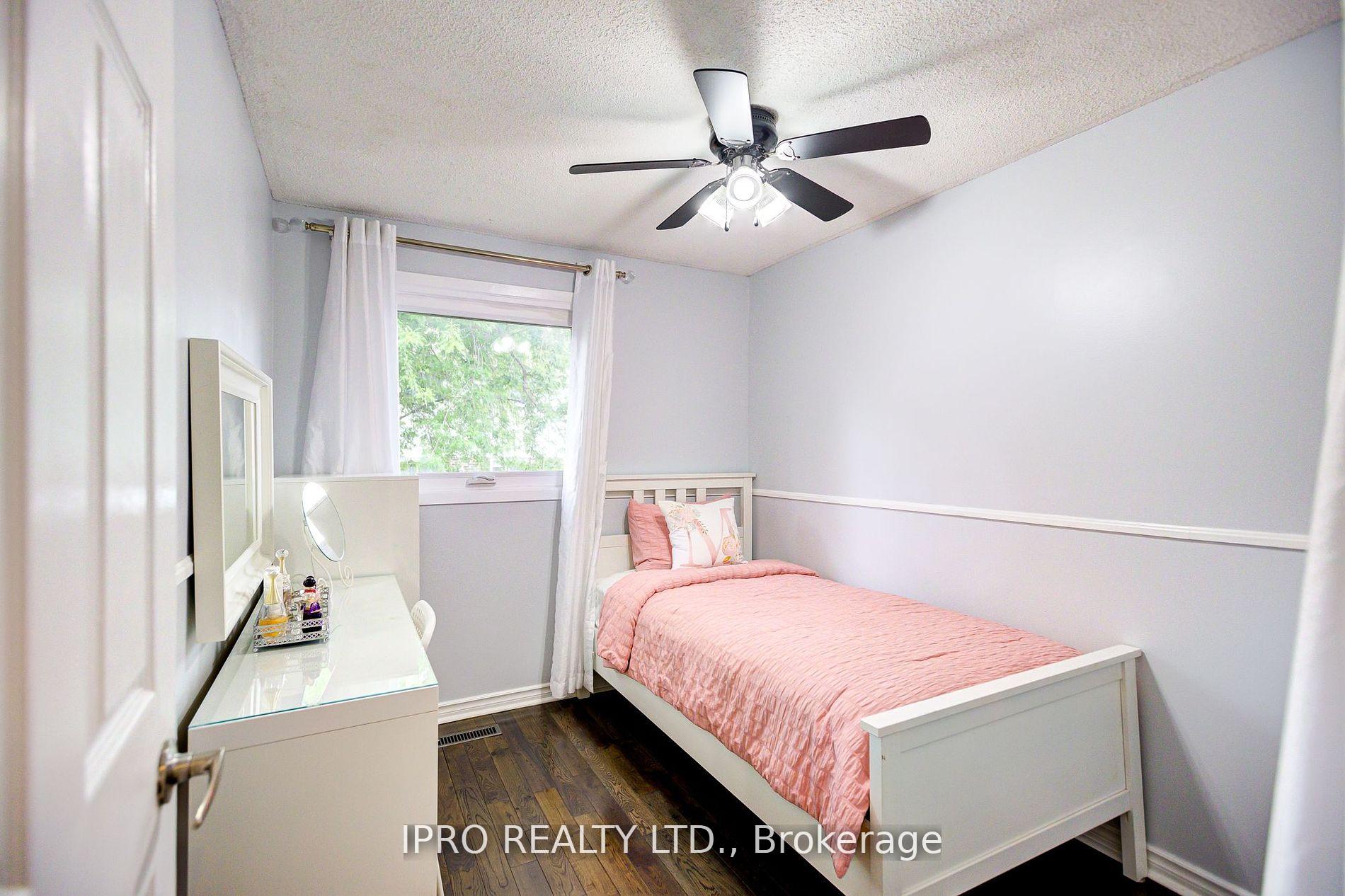 Photo 24 of 31 Barrington Crescent, Brampton, Heart Lake East — HOMEH
