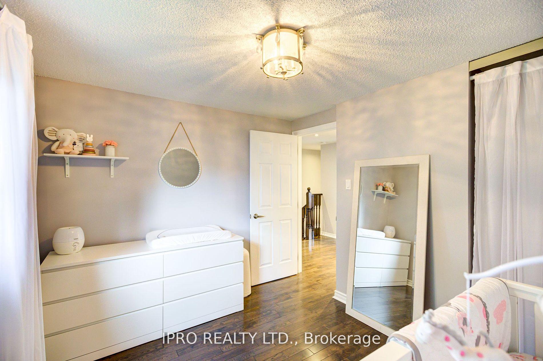 Photo 27 of 31 Barrington Crescent, Brampton, Heart Lake East — HOMEH