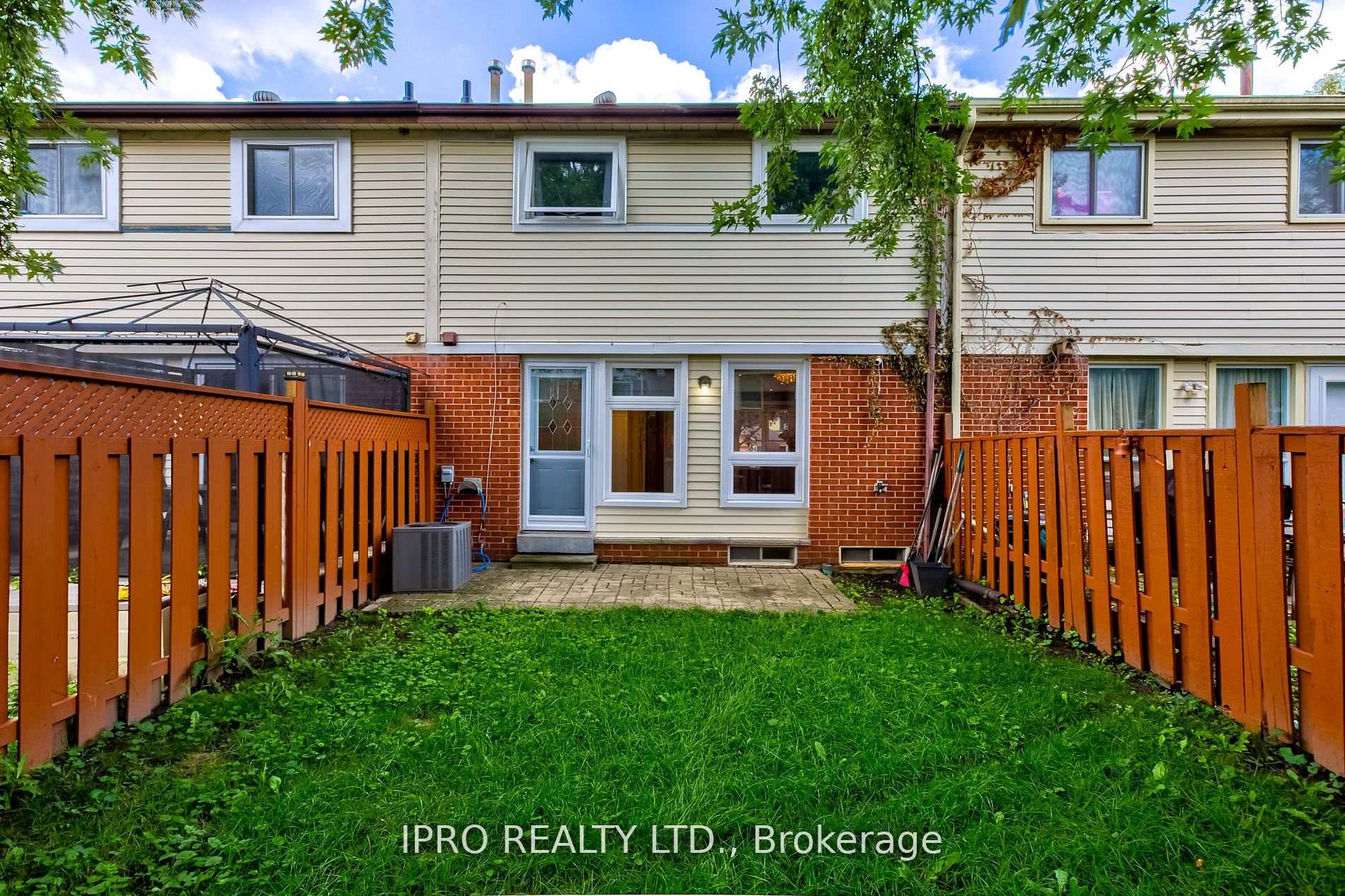 Photo 34 of 31 Barrington Crescent, Brampton, Heart Lake East — HOMEH