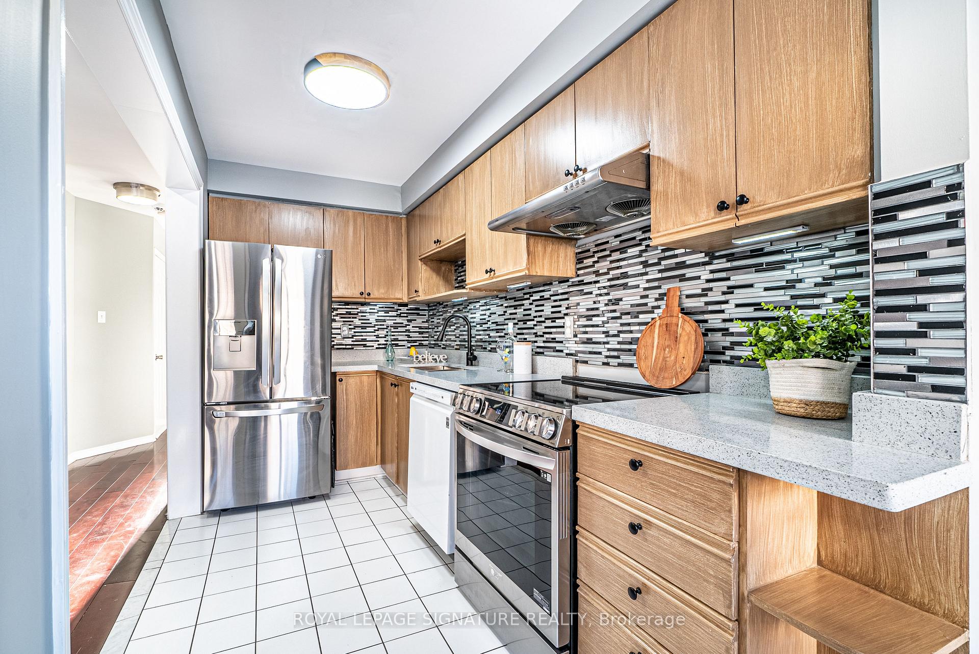 Photo 5 of Unit 41, 67 Goldenlight Circle, Brampton, Bram West — HOMEH