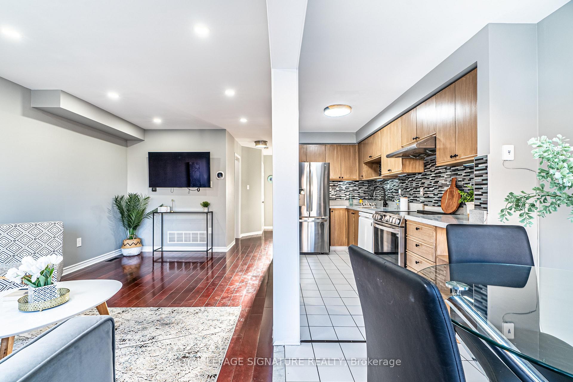 Photo 7 of Unit 41, 67 Goldenlight Circle, Brampton, Bram West — HOMEH