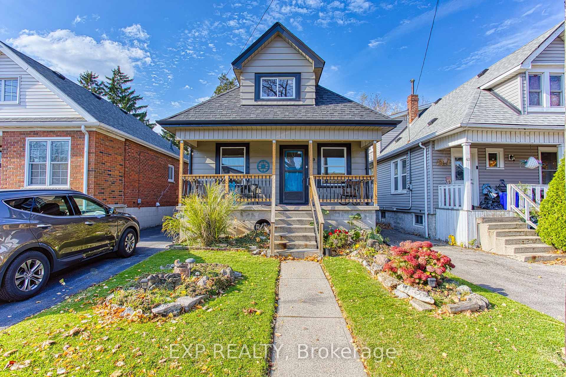 Front of 39 Tuxedo Avenue N