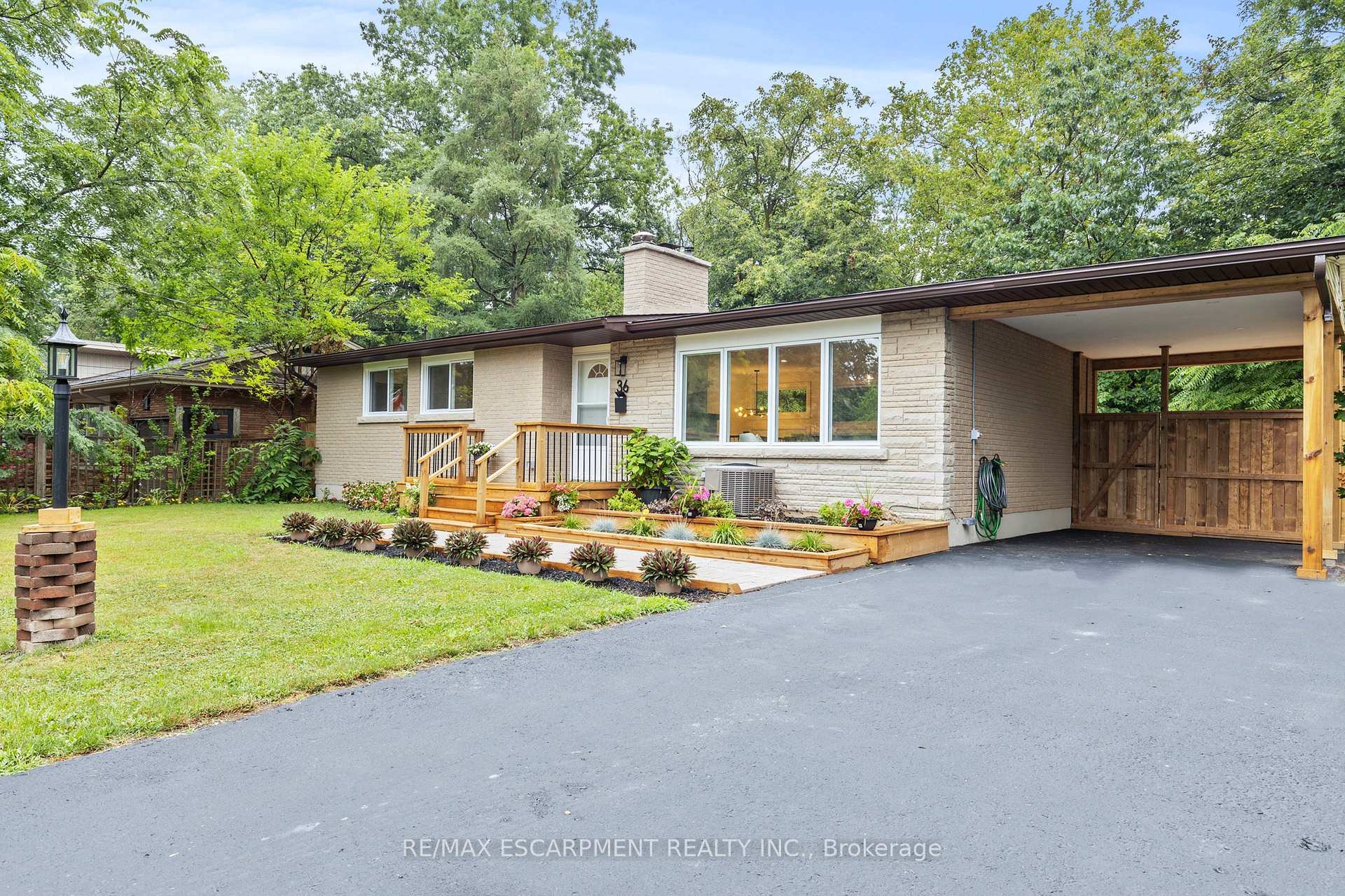 Photo 6 of 36 Spring Garden Boulevard, St. Catharines, Lakeshore — HOMEH