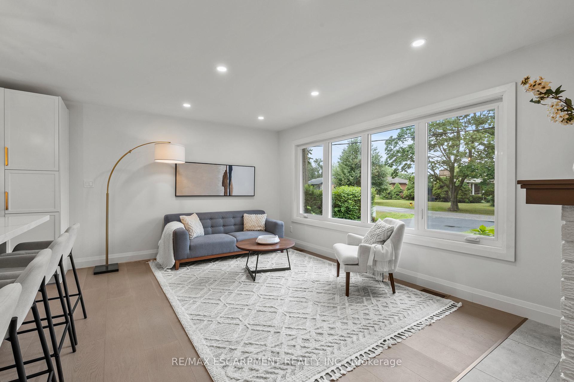 Photo 4 of 36 Spring Garden Boulevard, St. Catharines, Lakeshore — HOMEH