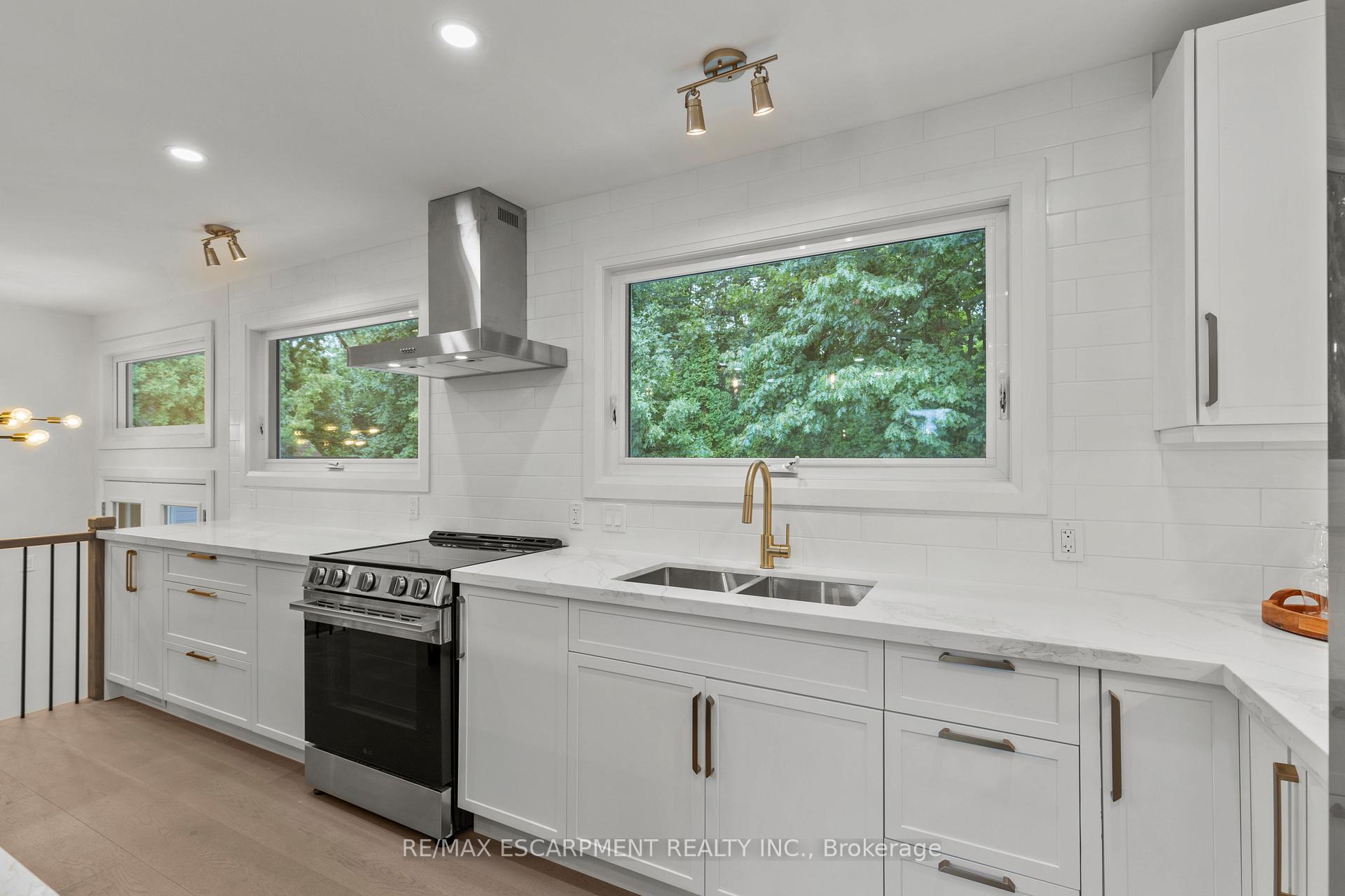 Photo 14 of 36 Spring Garden Boulevard, St. Catharines, Lakeshore — HOMEH