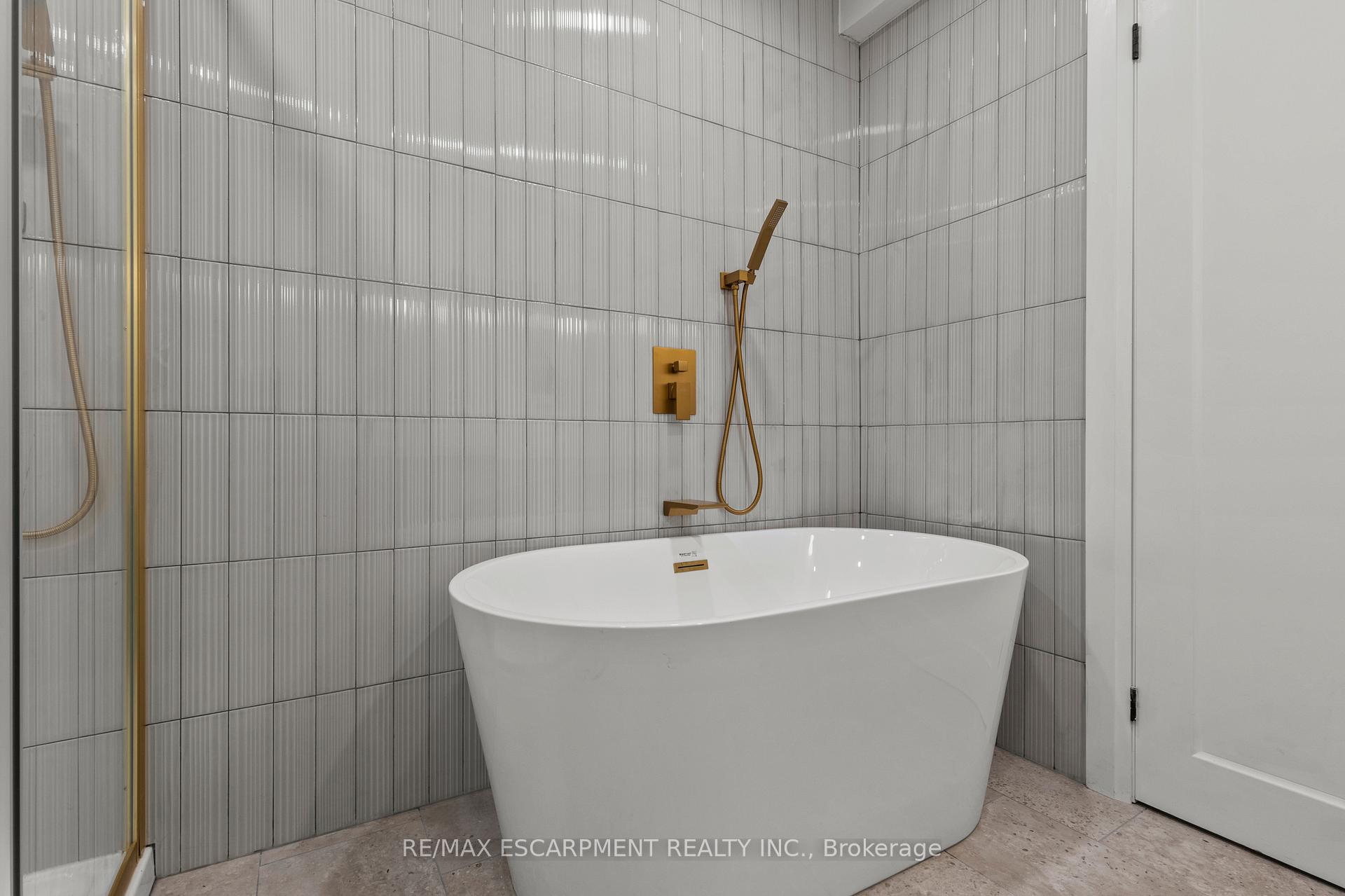 Photo 22 of 36 Spring Garden Boulevard, St. Catharines, Lakeshore — HOMEH