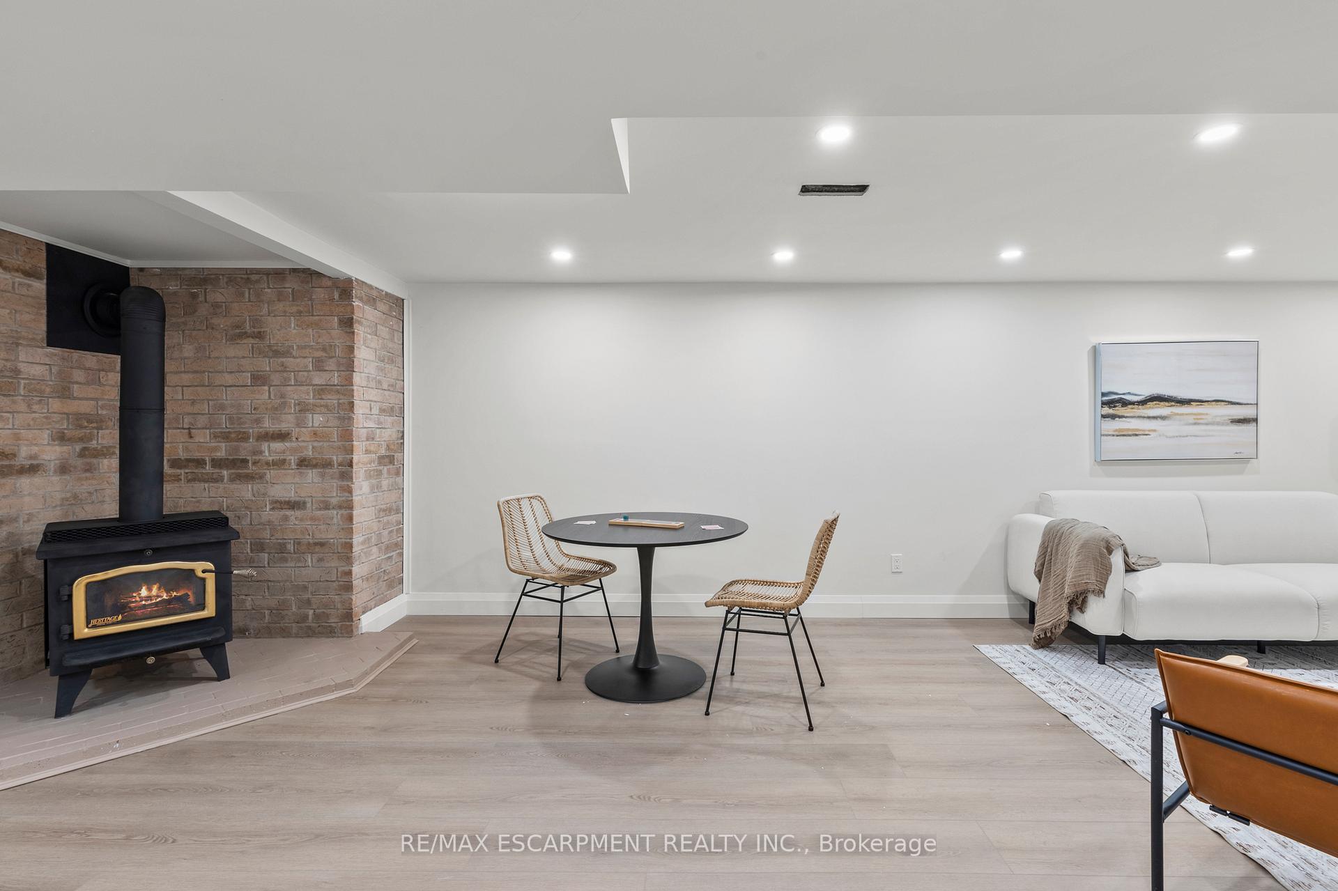 Photo 17 of 36 Spring Garden Boulevard, St. Catharines, Lakeshore — HOMEH