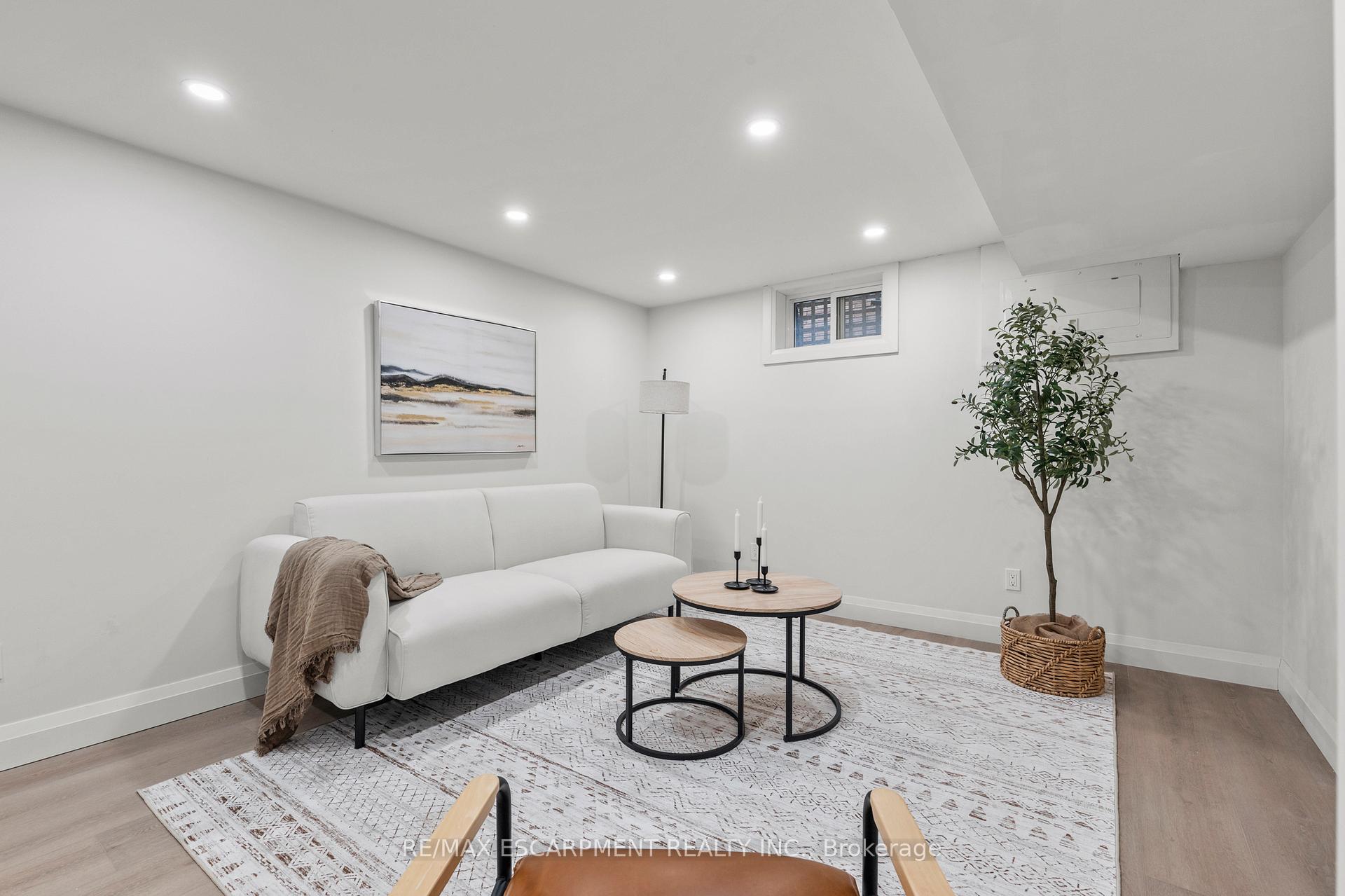 Photo 26 of 36 Spring Garden Boulevard, St. Catharines, Lakeshore — HOMEH
