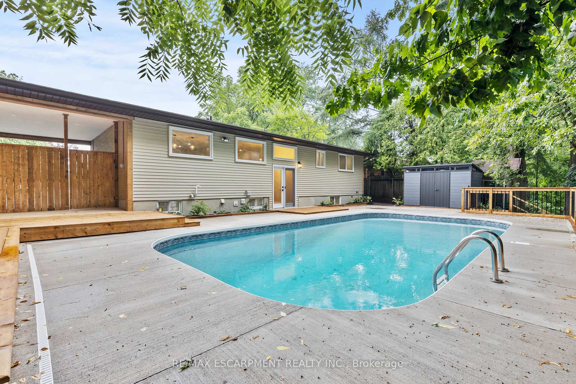 Photo 34 of 36 Spring Garden Boulevard, St. Catharines, Lakeshore — HOMEH