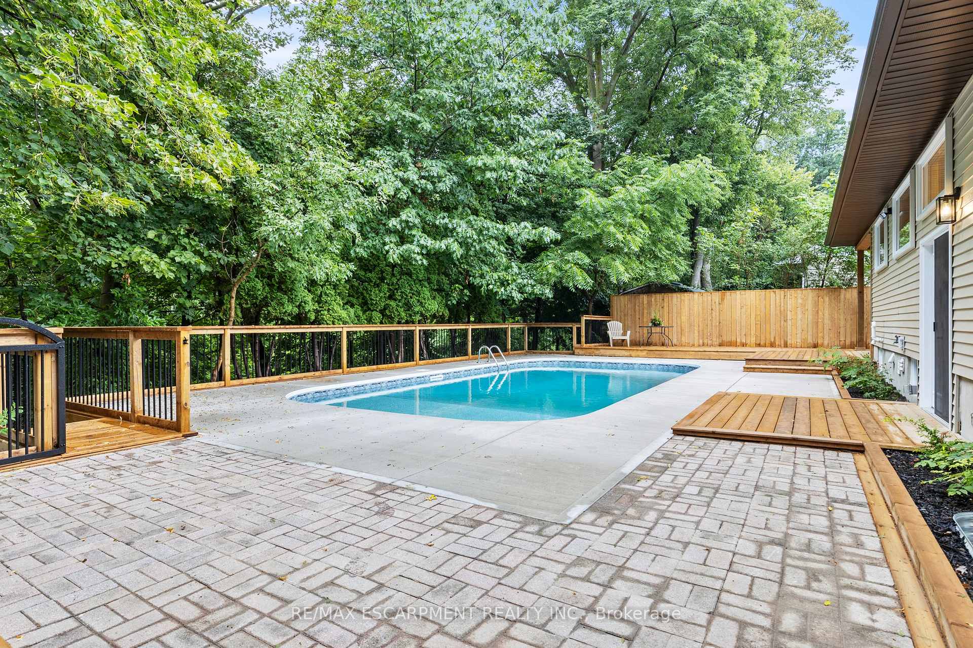 Photo 36 of 36 Spring Garden Boulevard, St. Catharines, Lakeshore — HOMEH