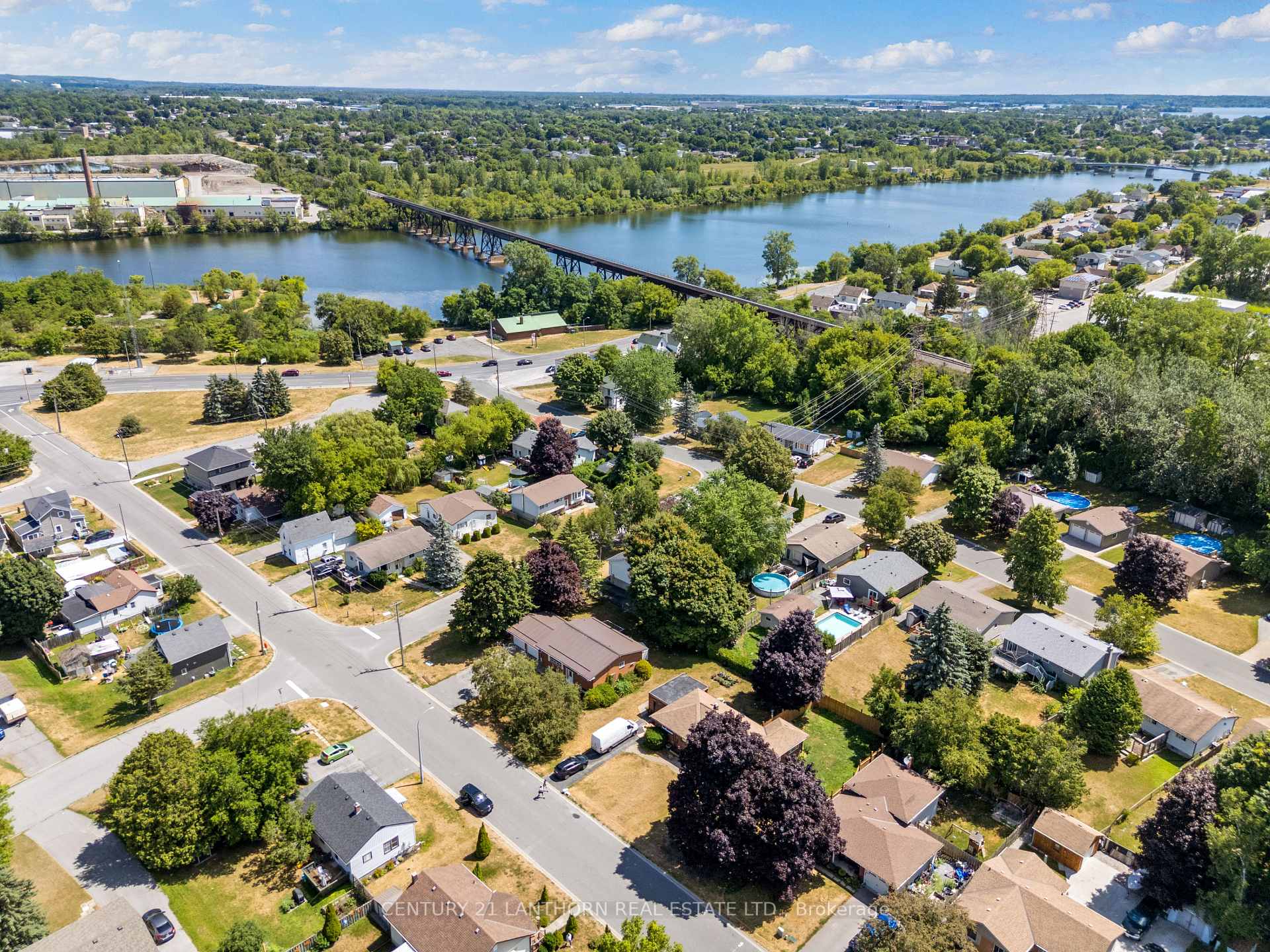Photo 38 of 59 Nicholas Street, Quinte West, Trenton Ward — HOMEH
