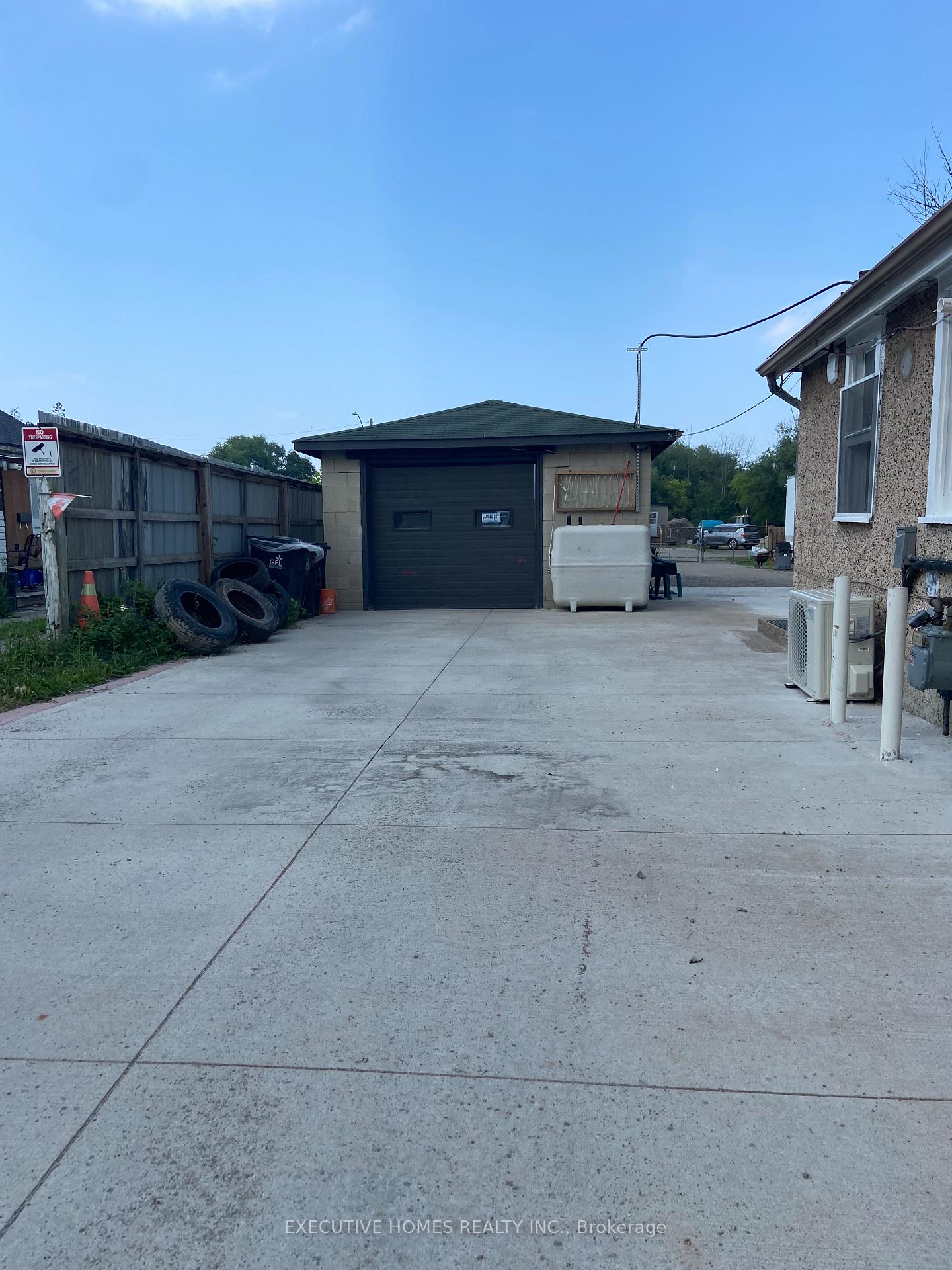 Photo 4 of 793 Barton Street, Hamilton, Stoney Creek — HOMEH